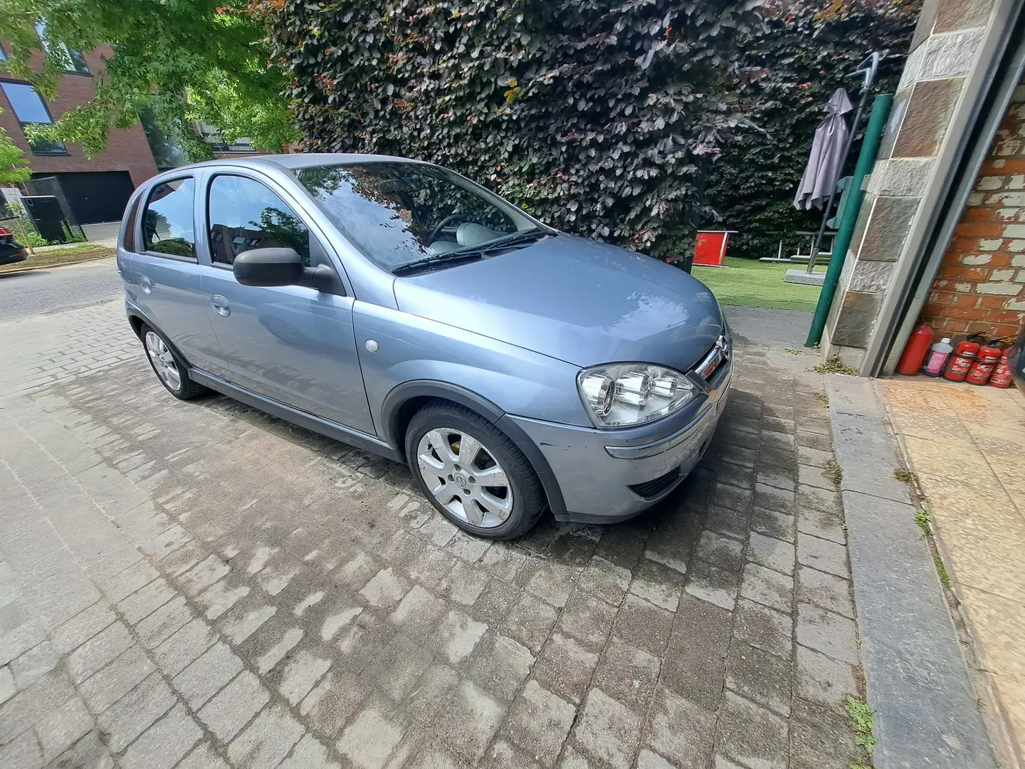 Opel Corsa 1.2 16V Edition - 1