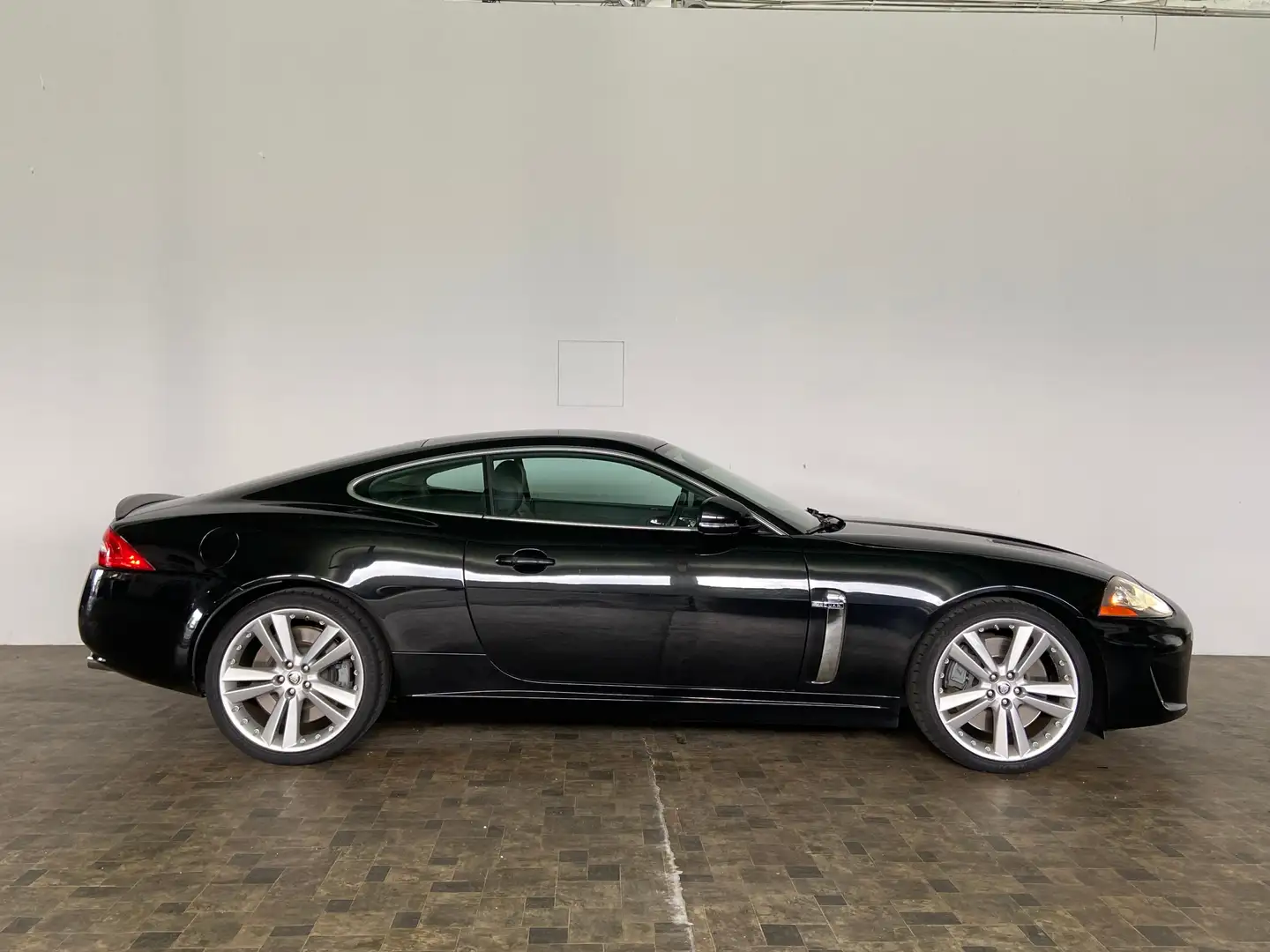 Jaguar XKR 5.0 V8 XKR Kompressor Coupe, Leder, Navi, Xenon Schwarz - 1