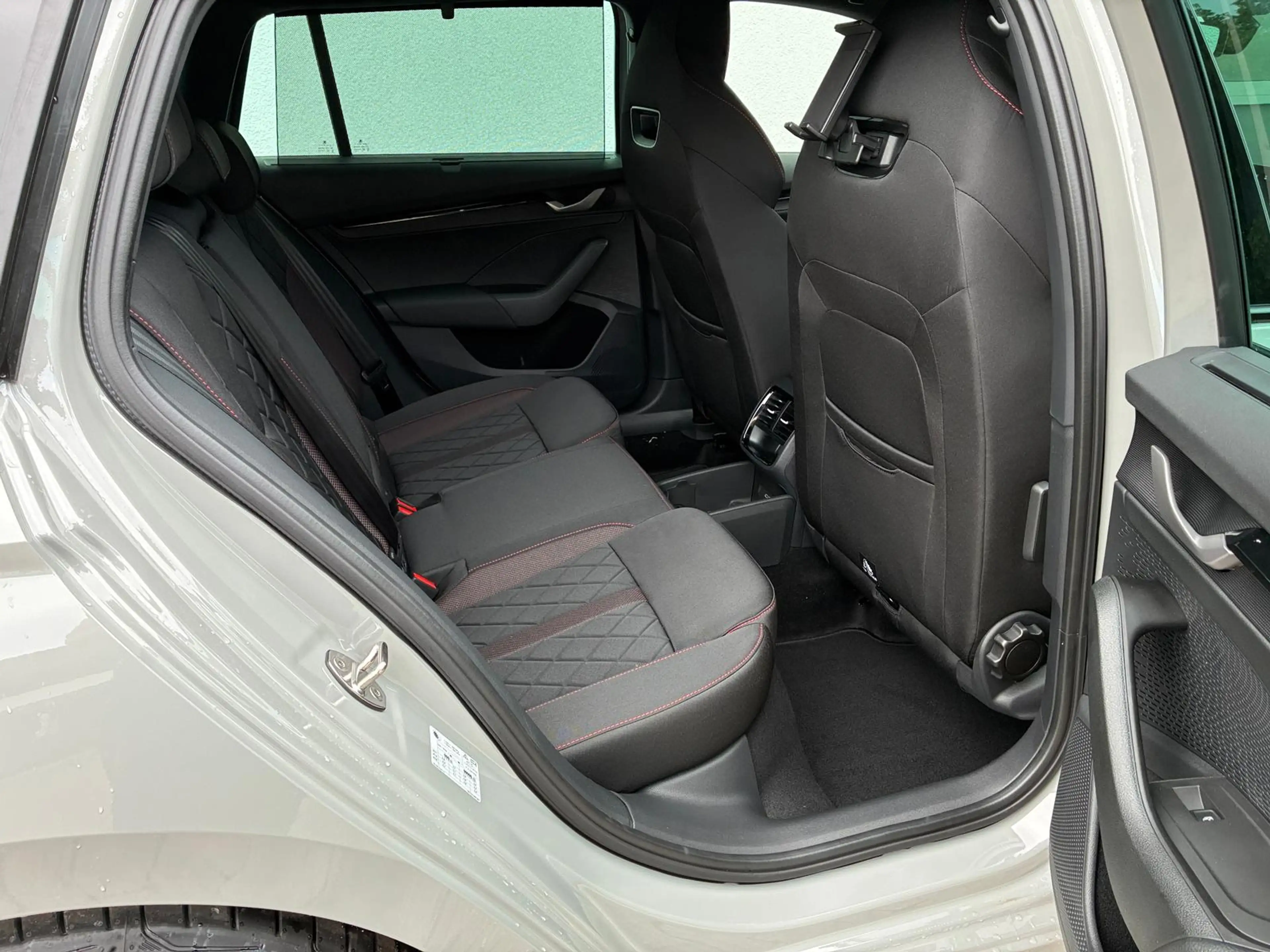 Skoda Octavia RS 2.0TSI DSG MATRIX ACC NAVI KAMERA AHK — photo 27