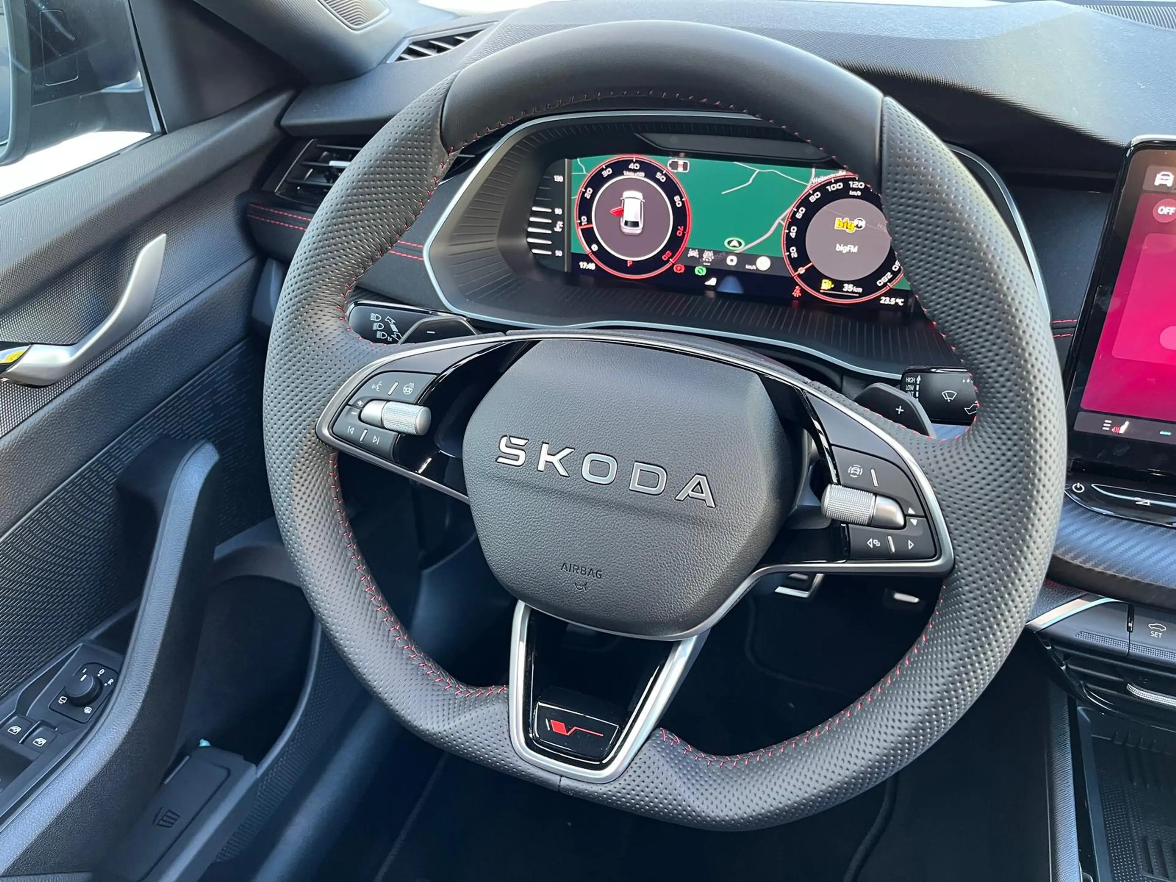Skoda Octavia RS 2.0TSI DSG MATRIX ACC NAVI KAMERA AHK — photo 24