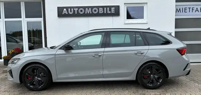 Skoda Octavia view 4