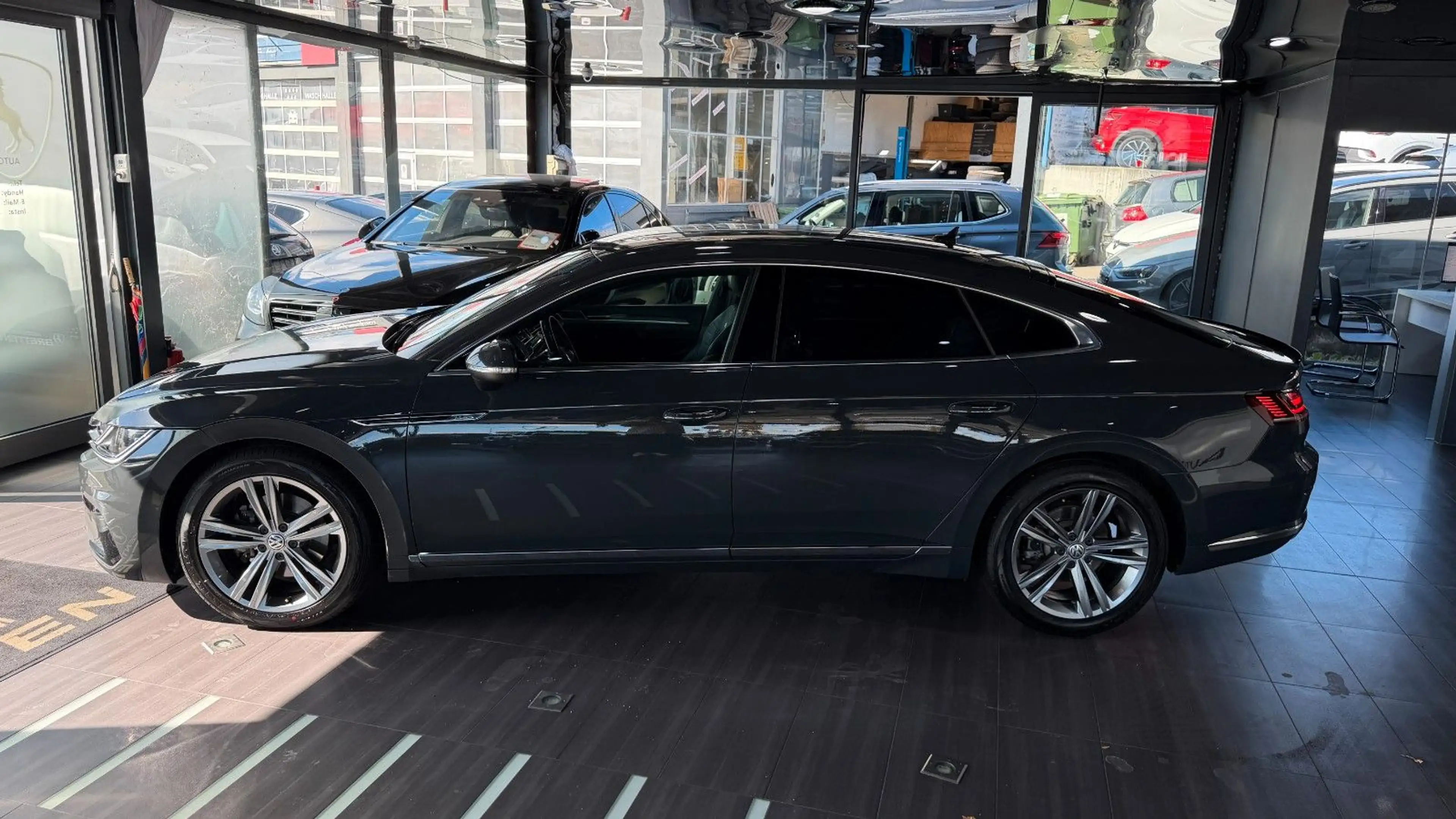 Volkswagen Arteon 2.0 TSI  DSG*R-Line*ACC*PDC*SHZ*LED*AHK — photo 8