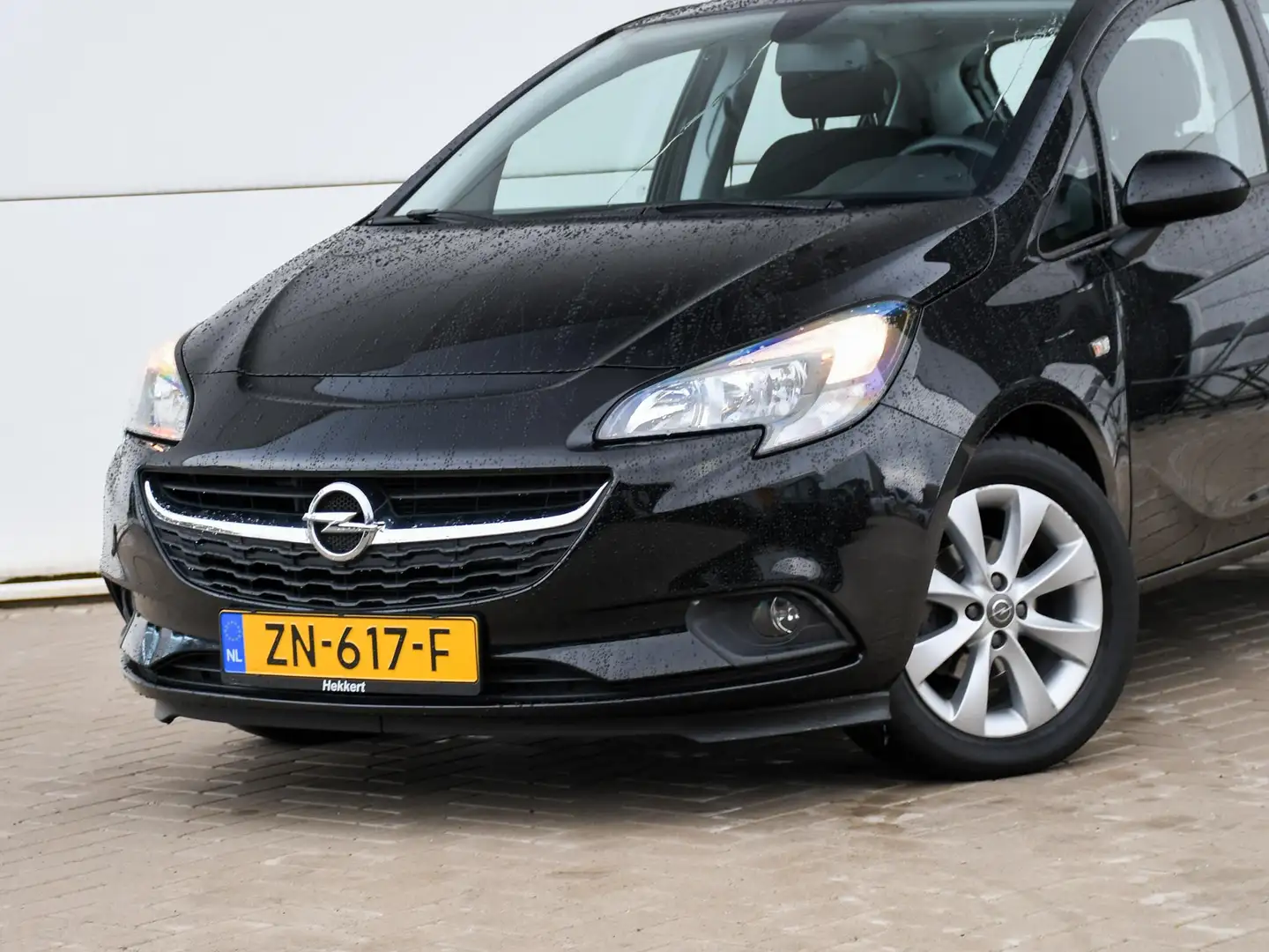 Opel Corsa Favourite 1.4 90pk 100% OPEL ONDERHOUDEN | APPLE-C Noir - 2