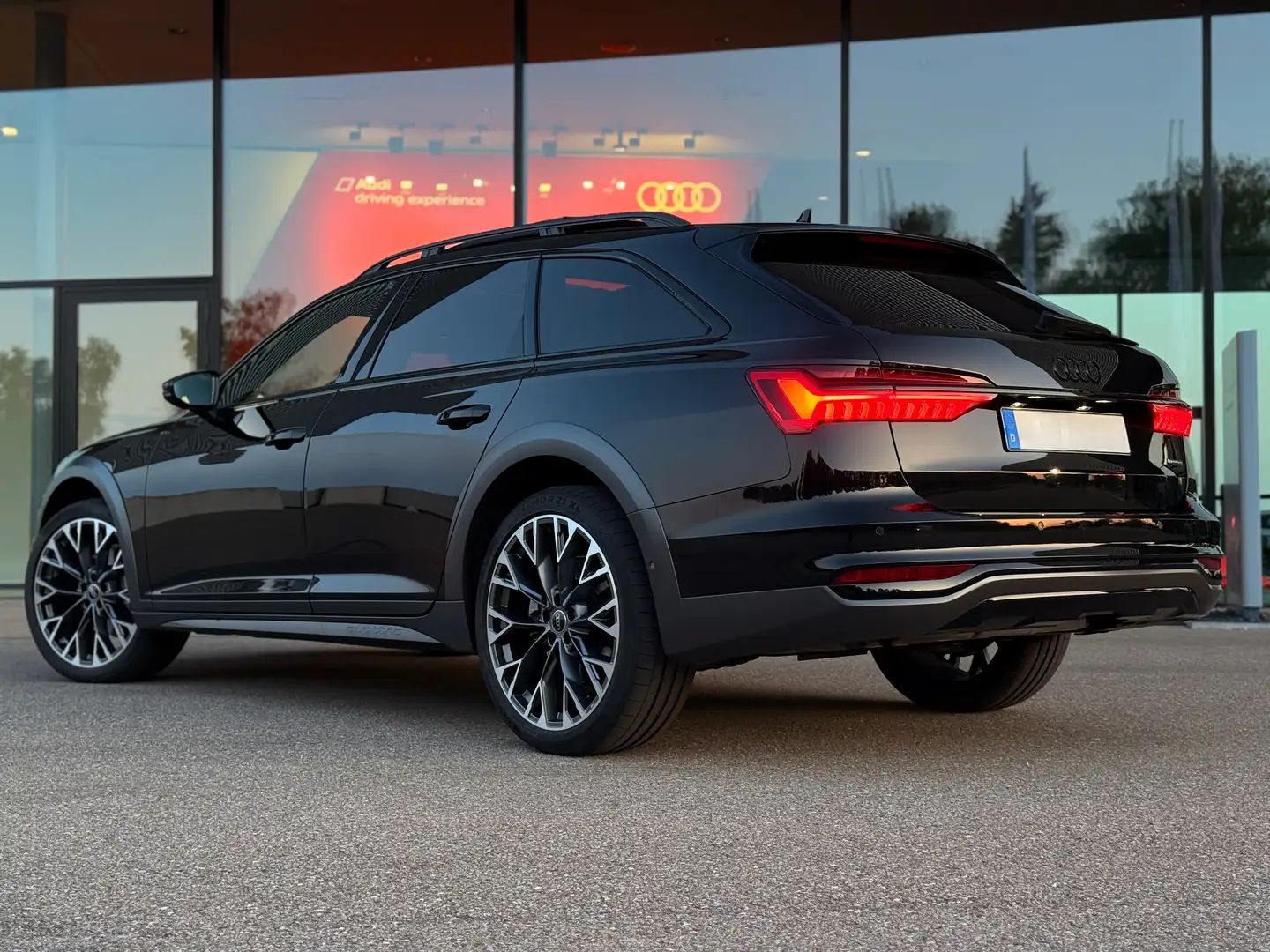 Audi A6 allroad quattro HuD PANO AHK B&O GARANTIE WINTERR. Negru - 2