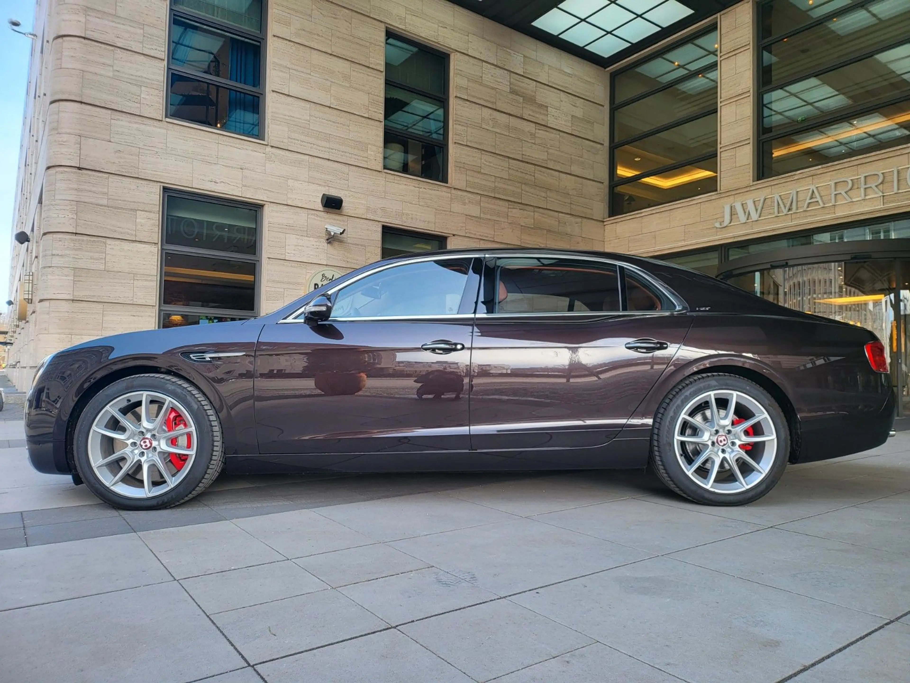 Bentley Flying Spur V8S=528PS+NEW+VOLL+MASSAGE+RARE — photo 3