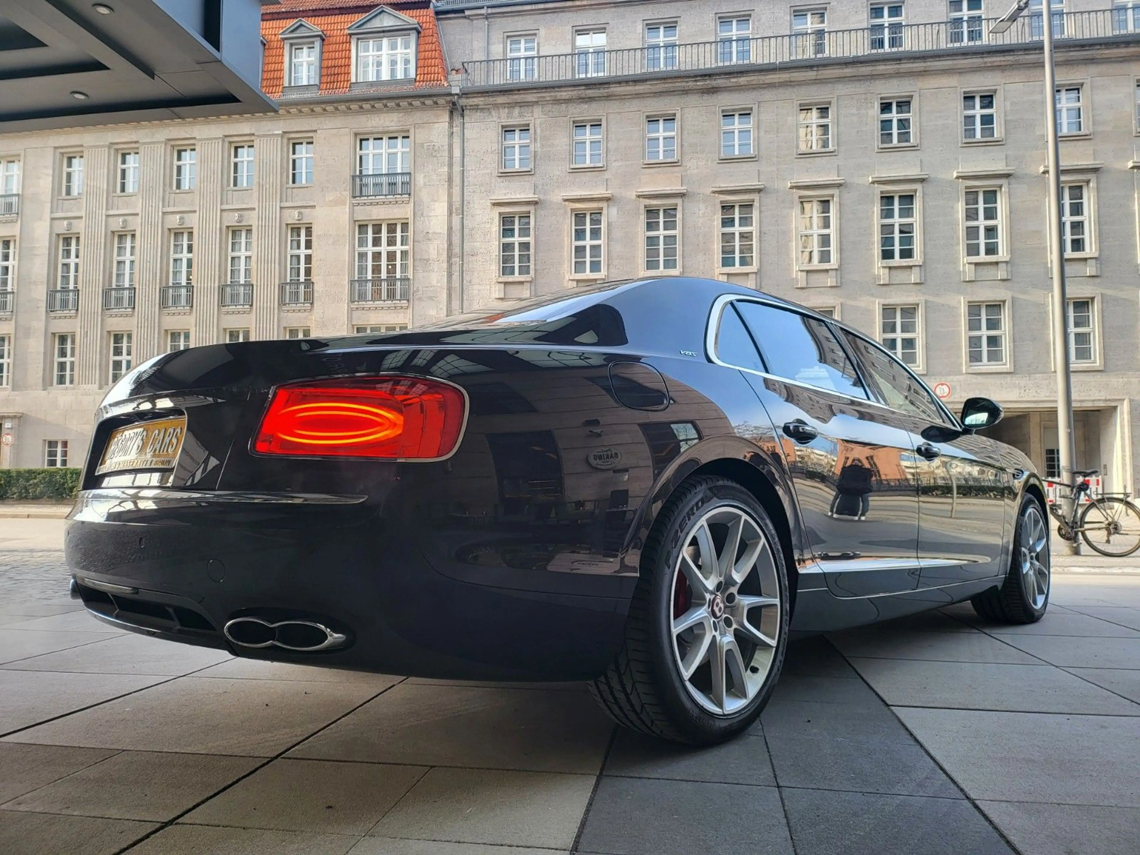 Bentley Flying Spur V8S=528PS+NEW+VOLL+MASSAGE+RARE — photo 6