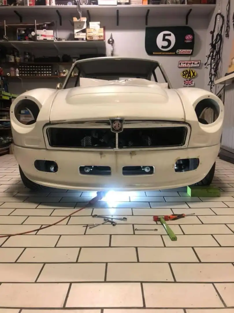MG MGB restomod Grigio - 2