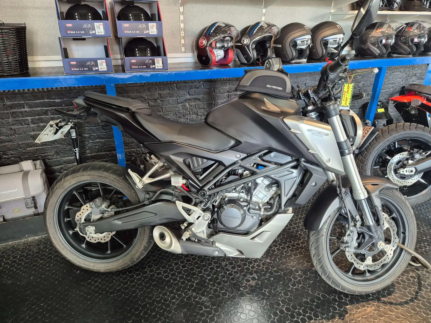 Honda CB 125 Noir - 1