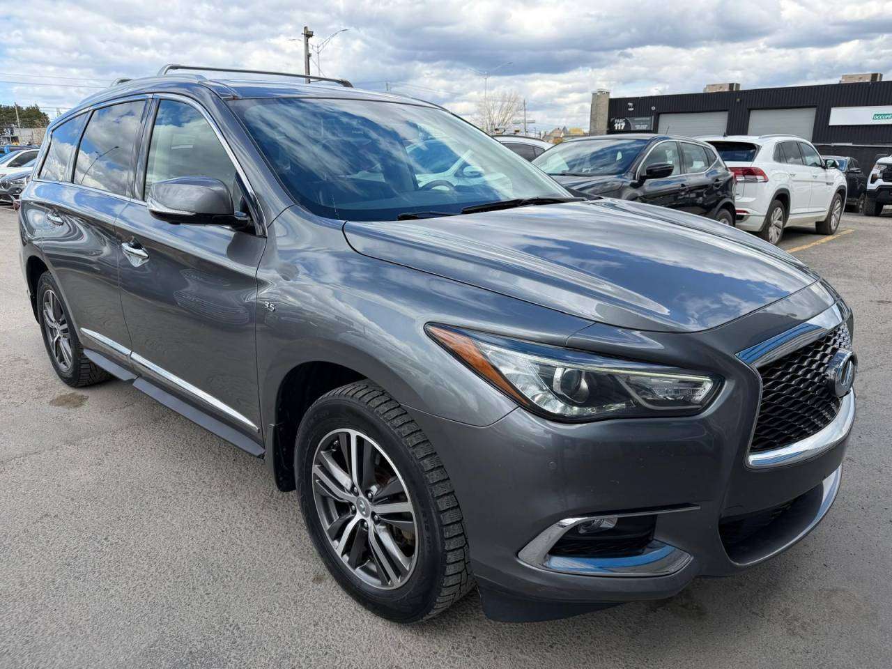 2017 Infiniti QX60 Base