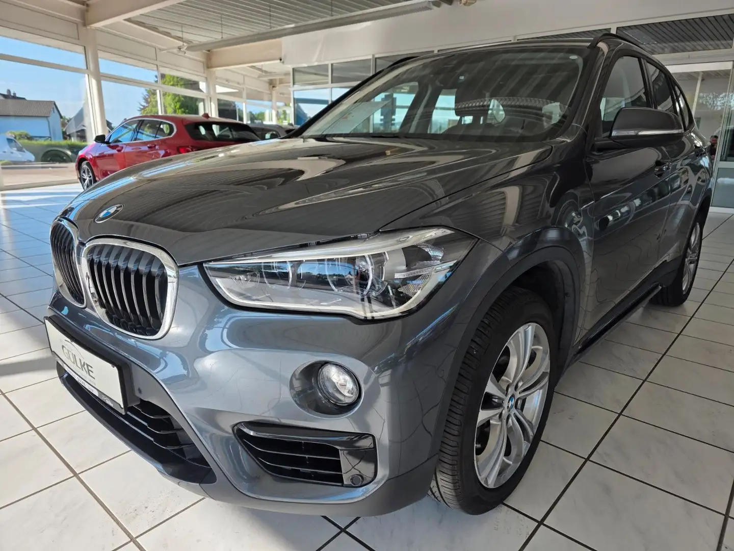 BMW X1 xDrive 20 i Sport Line PDC,HiFi, LED, SHZ,Pan Gris - 1
