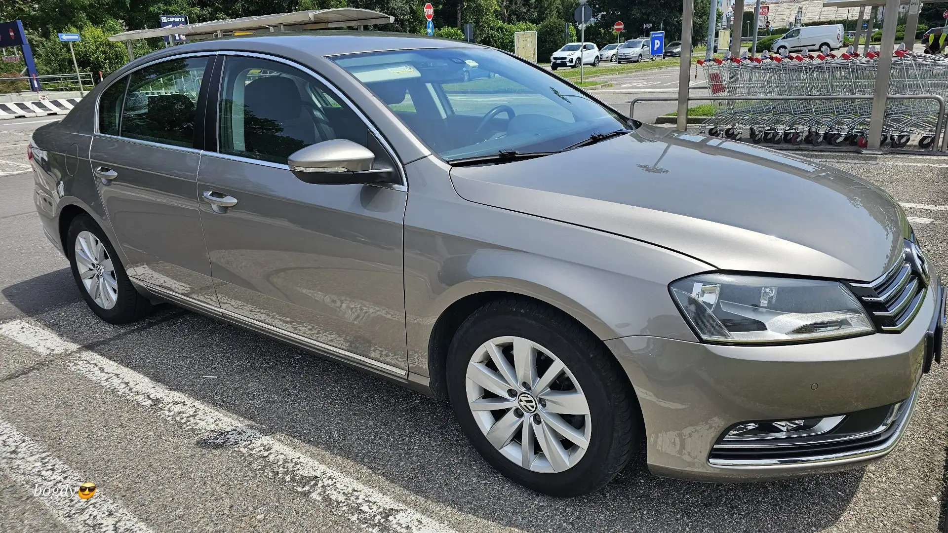 Volkswagen Passat 2.0 tdi Highline Business BLUE MOTION - 2