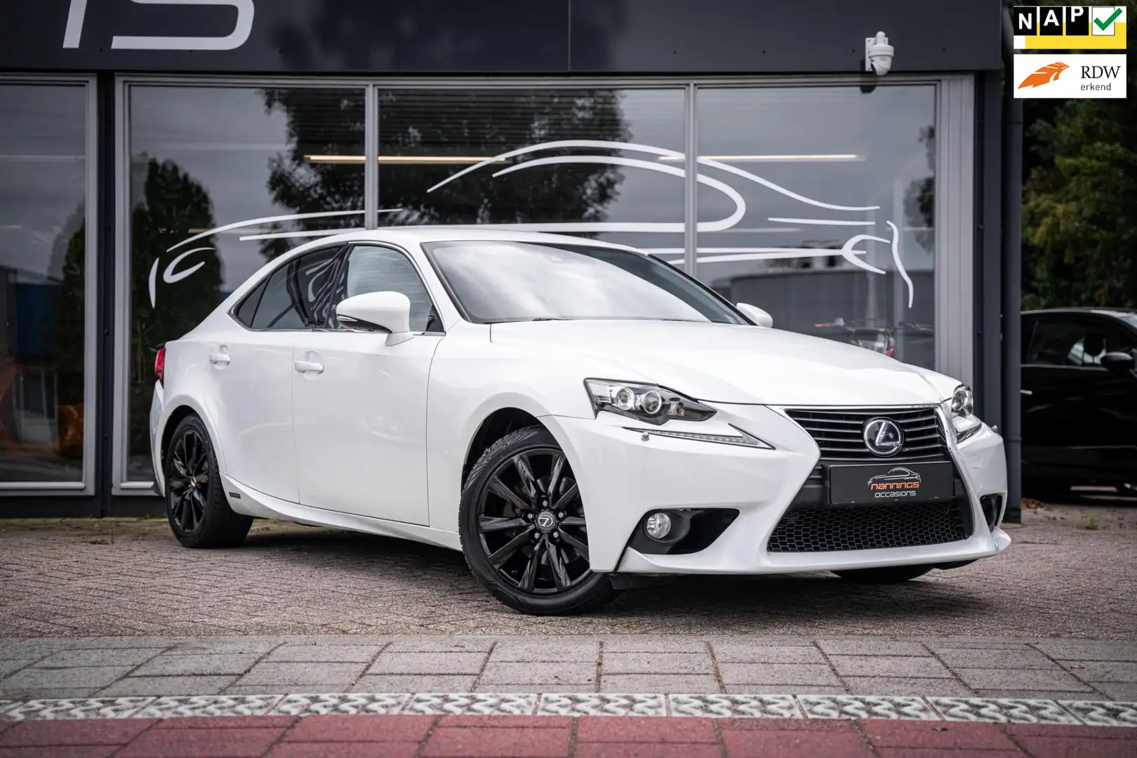 Lexus IS 300 300h Edition|Aut|Camera|Cruise|Stoelverw|Lane assi Wit - 1