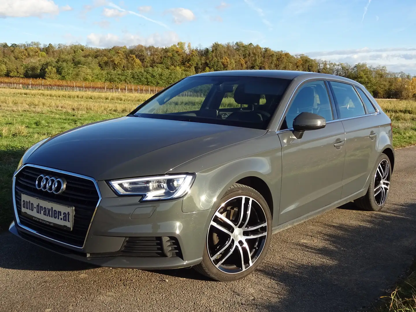 Audi A3 SB 1,5TFSI COD ultra S-tronic Grau - 1