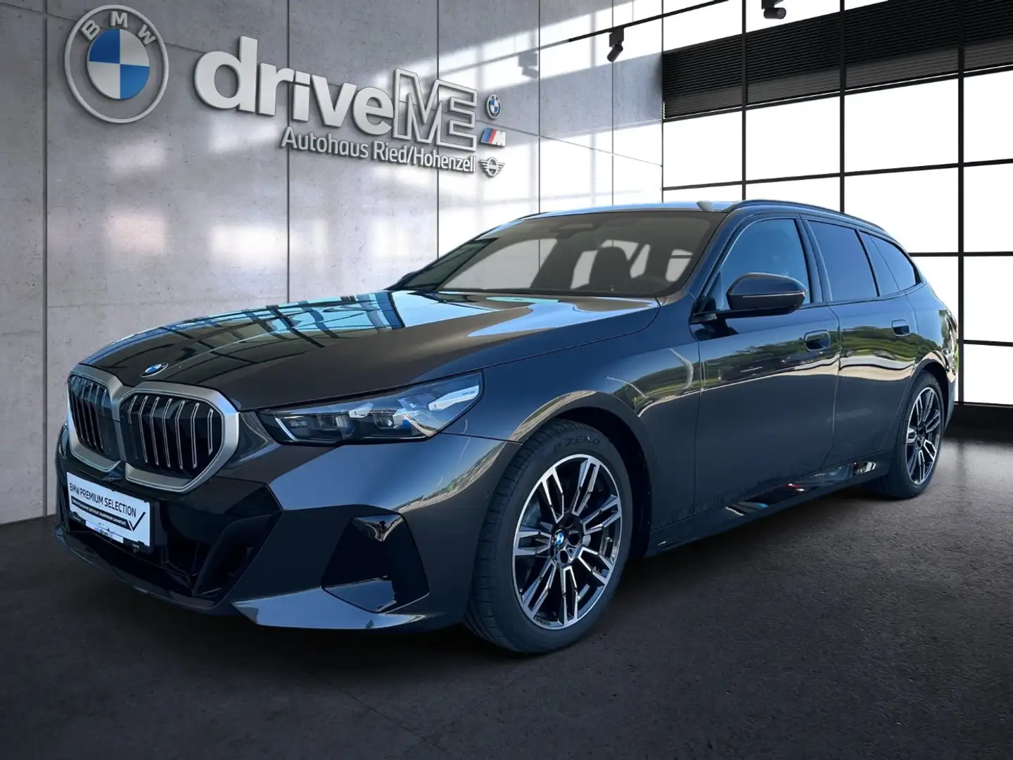 BMW 540 d xDrive Touring M-Sport xDrive KAM 360 LED Grau - 2