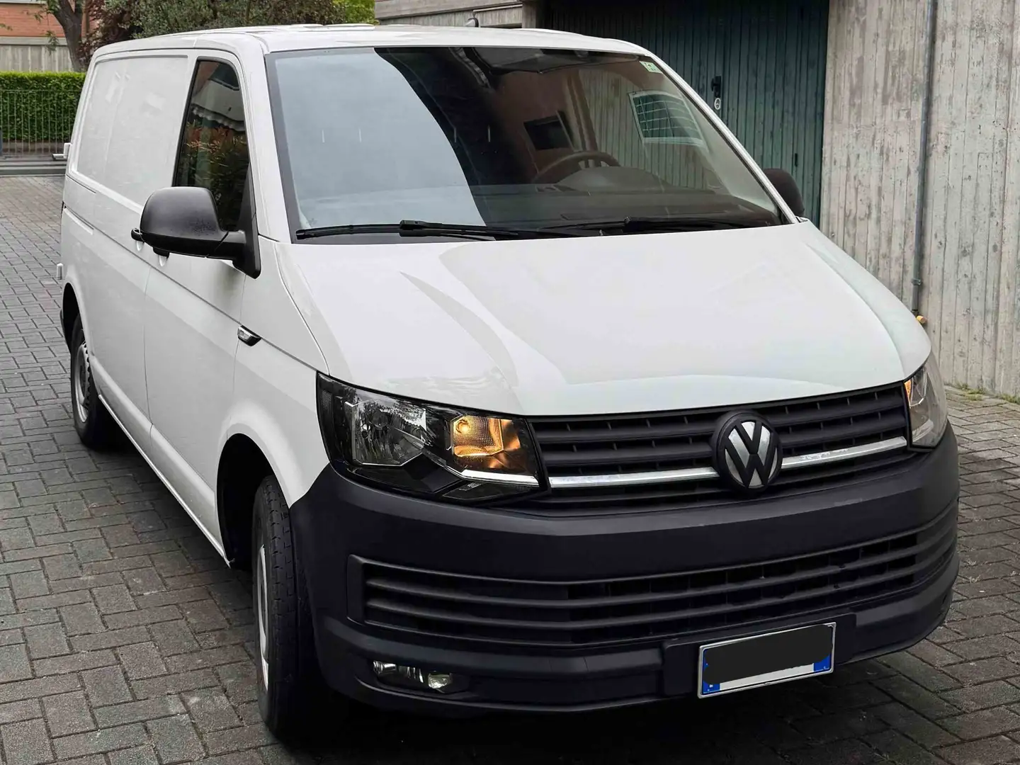 Volkswagen T6 Transporter 2.0TDI - 150CV start&stop, sensori parcheggio Bianco - 2