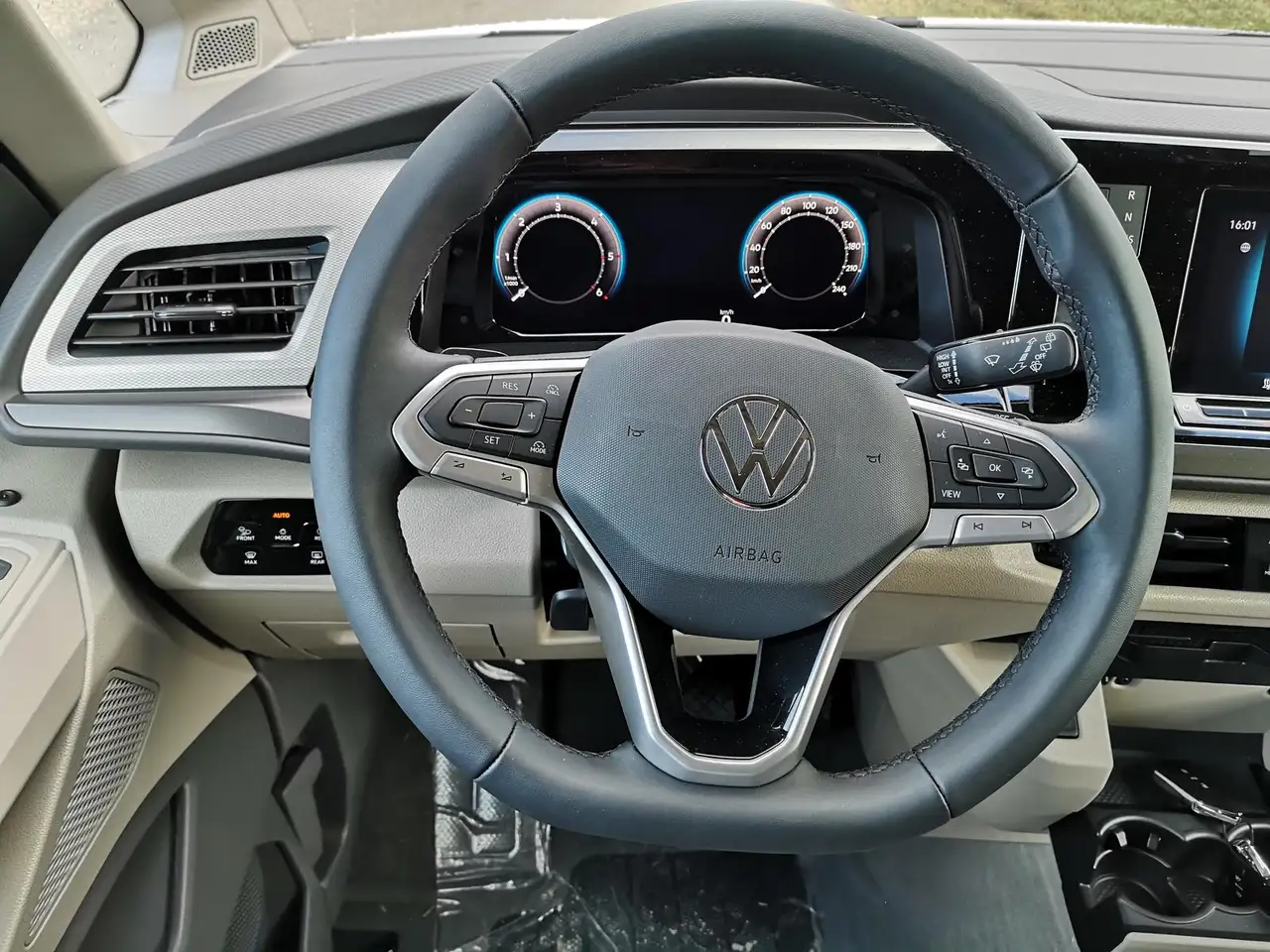 Volkswagen T7 California T7 2.0TDI DSG California Beach GV5 Lite+ 5
