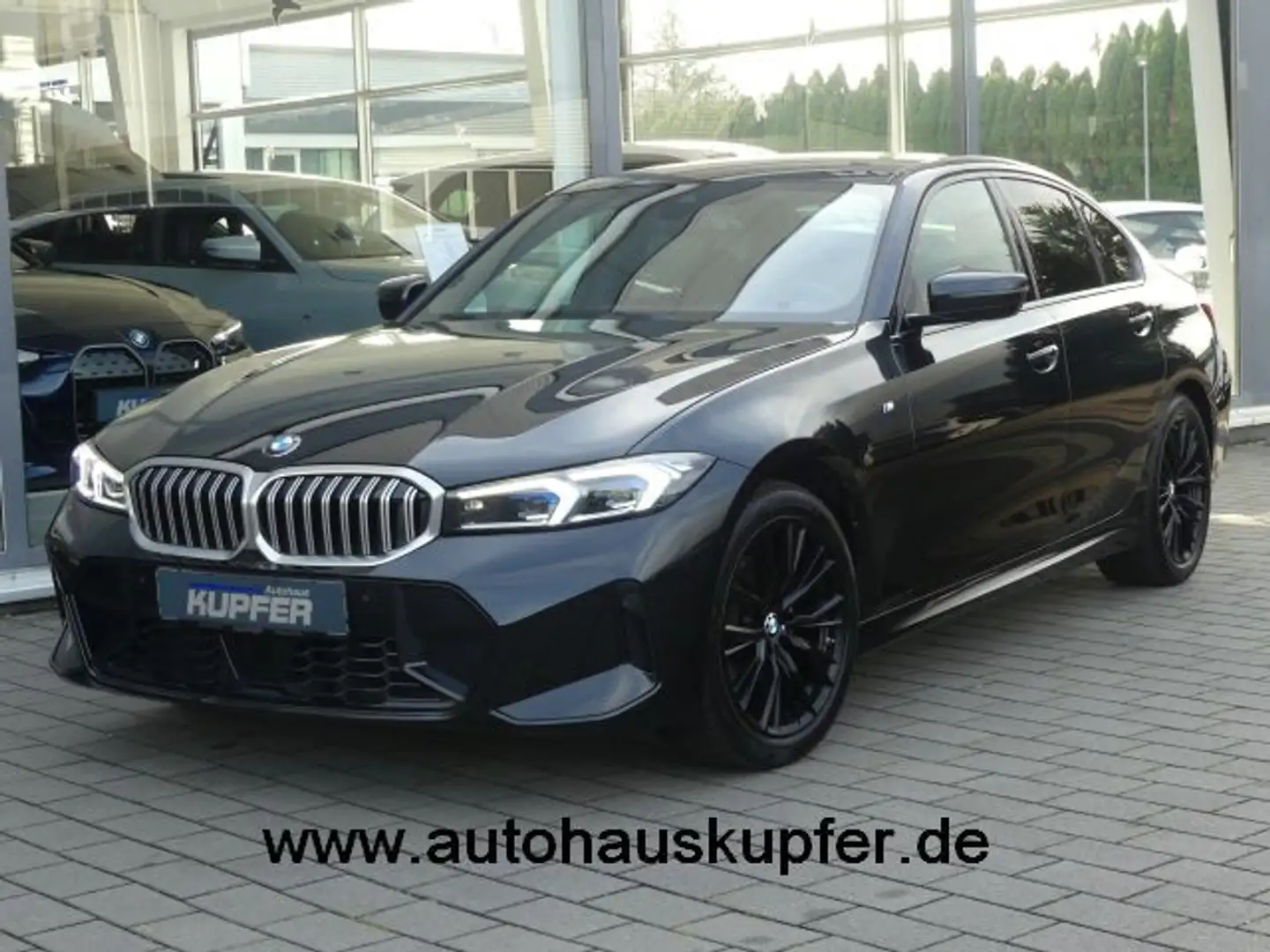 BMW 320 ix Drive M Sportp. ACC AdLED°AHK-elSitz°M18 Schwarz - 1