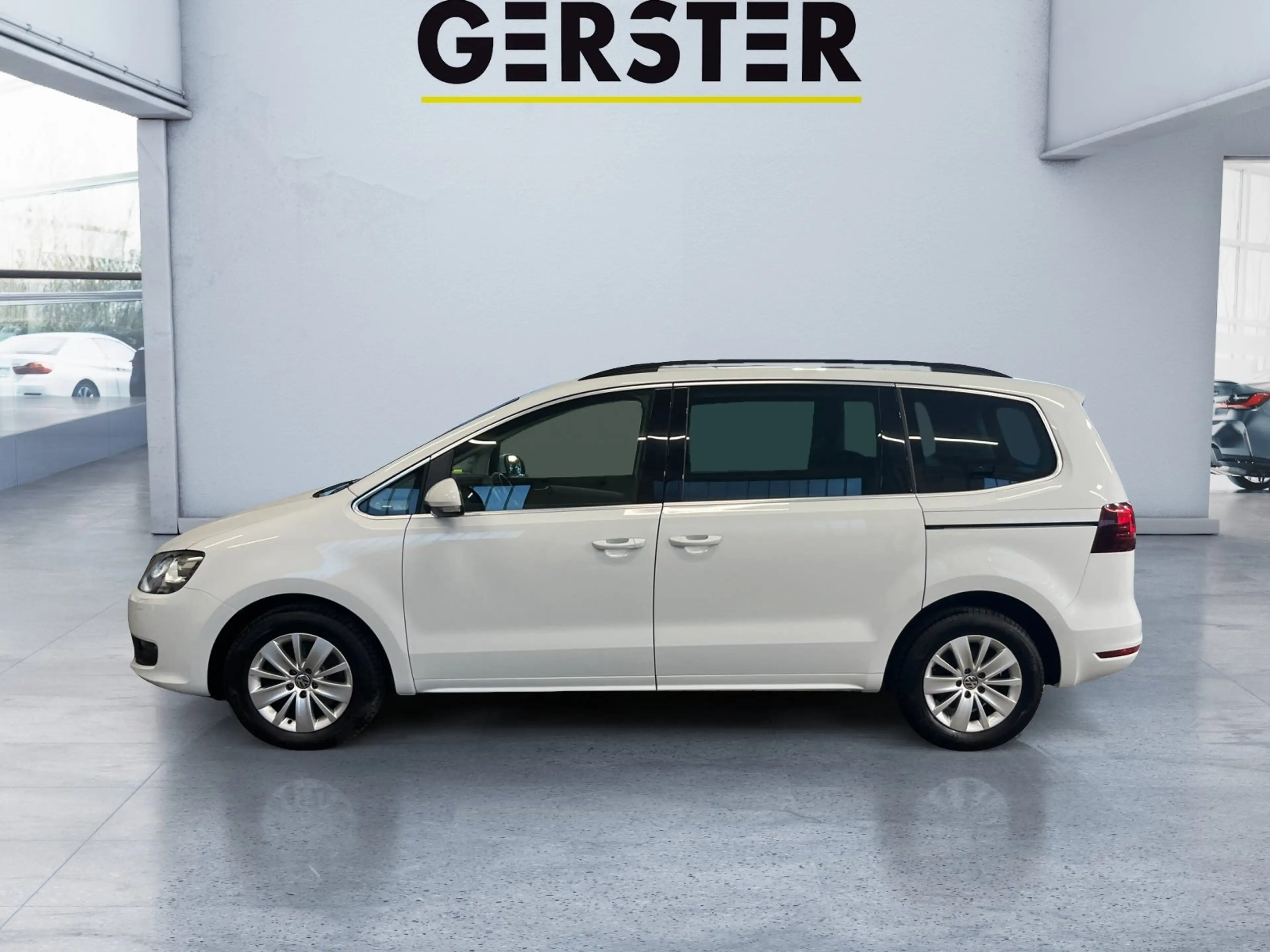 Volkswagen Sharan 2.0 TDI BMT Comfortline ACC AHK Navi Pano — photo 3