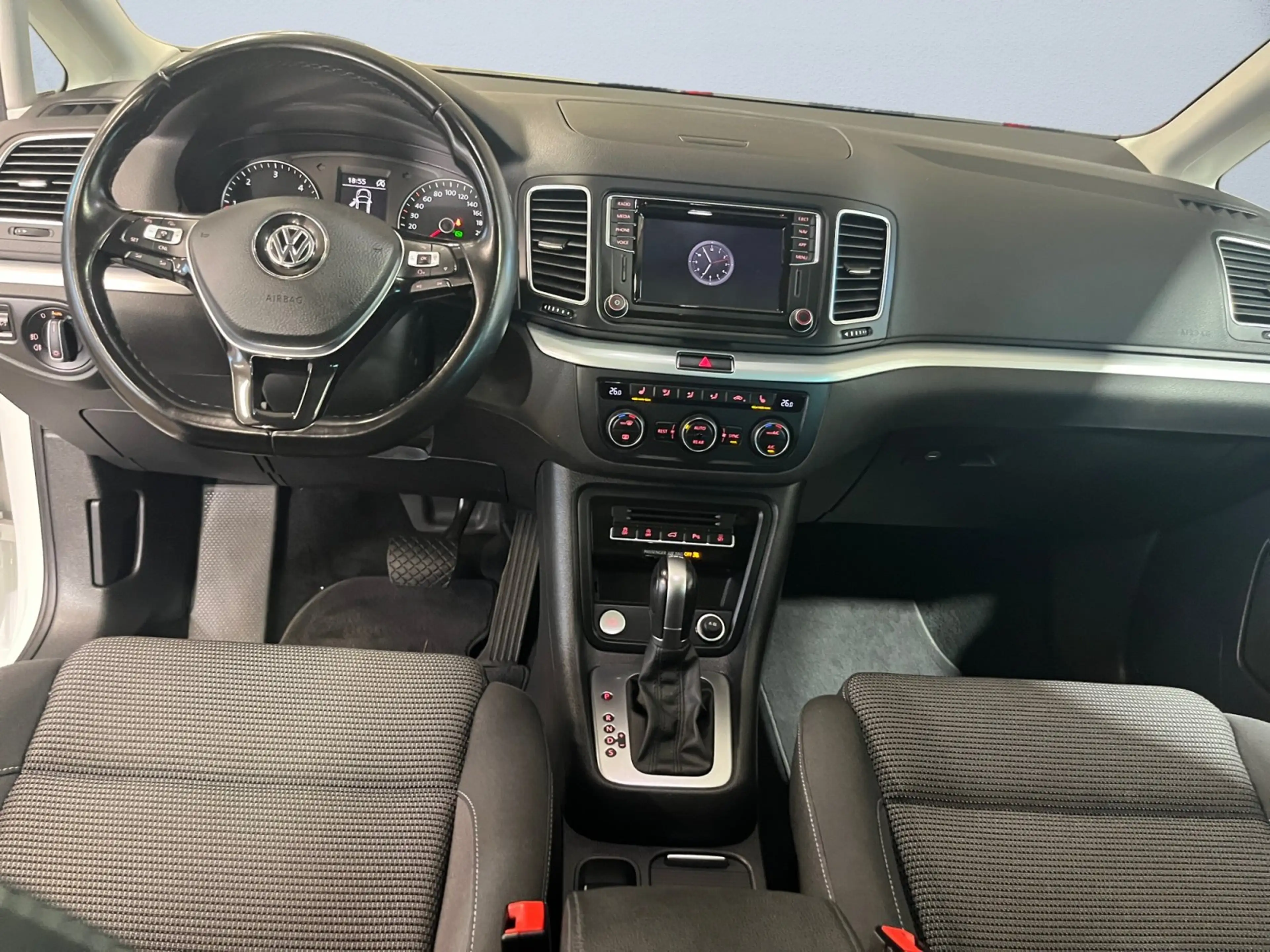 Volkswagen Sharan 2.0 TDI BMT Comfortline ACC AHK Navi Pano — photo 8