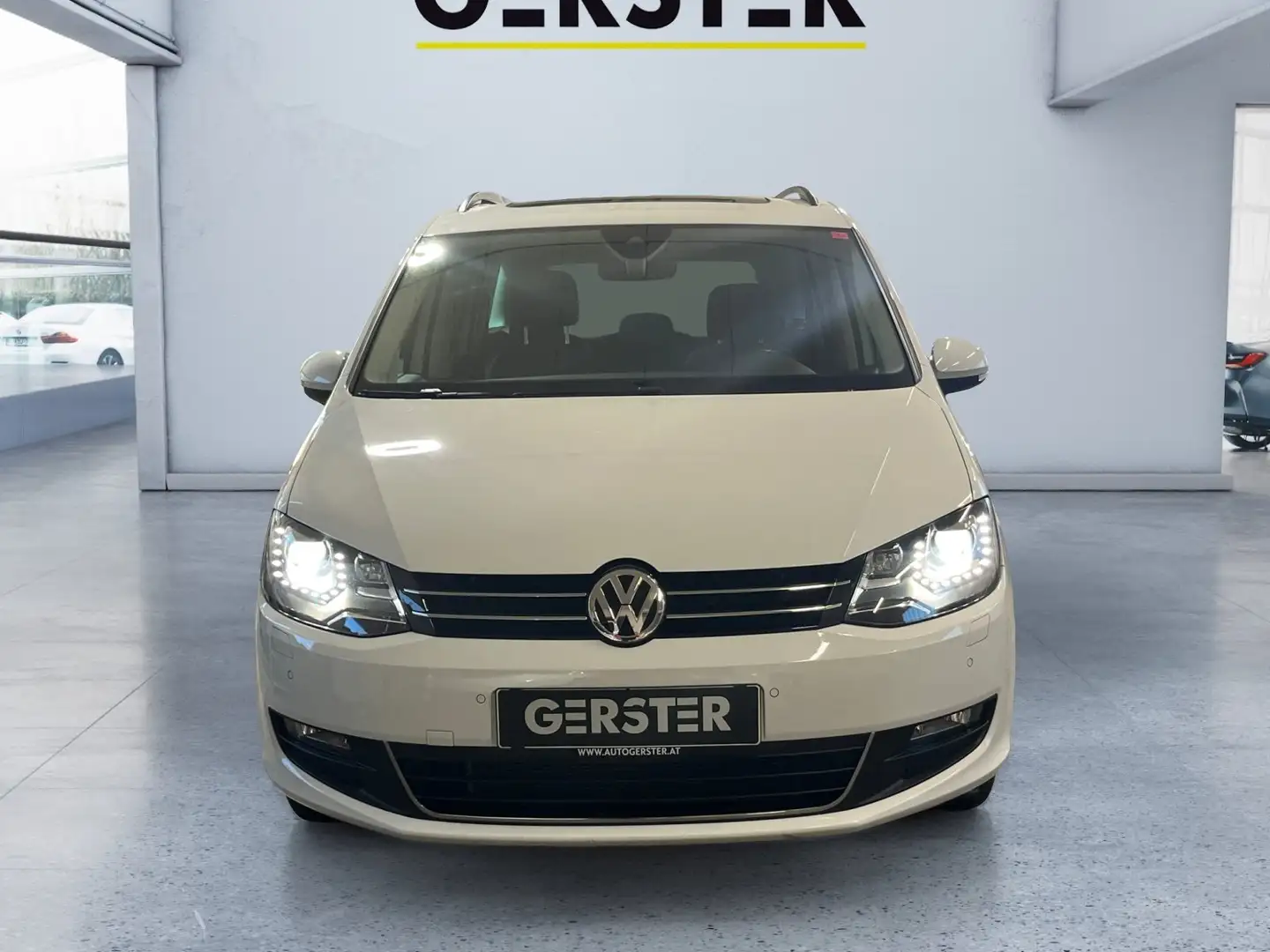 Volkswagen Sharan 2.0 TDI BMT Comfortline ACC AHK Navi Pano Weiß - 2