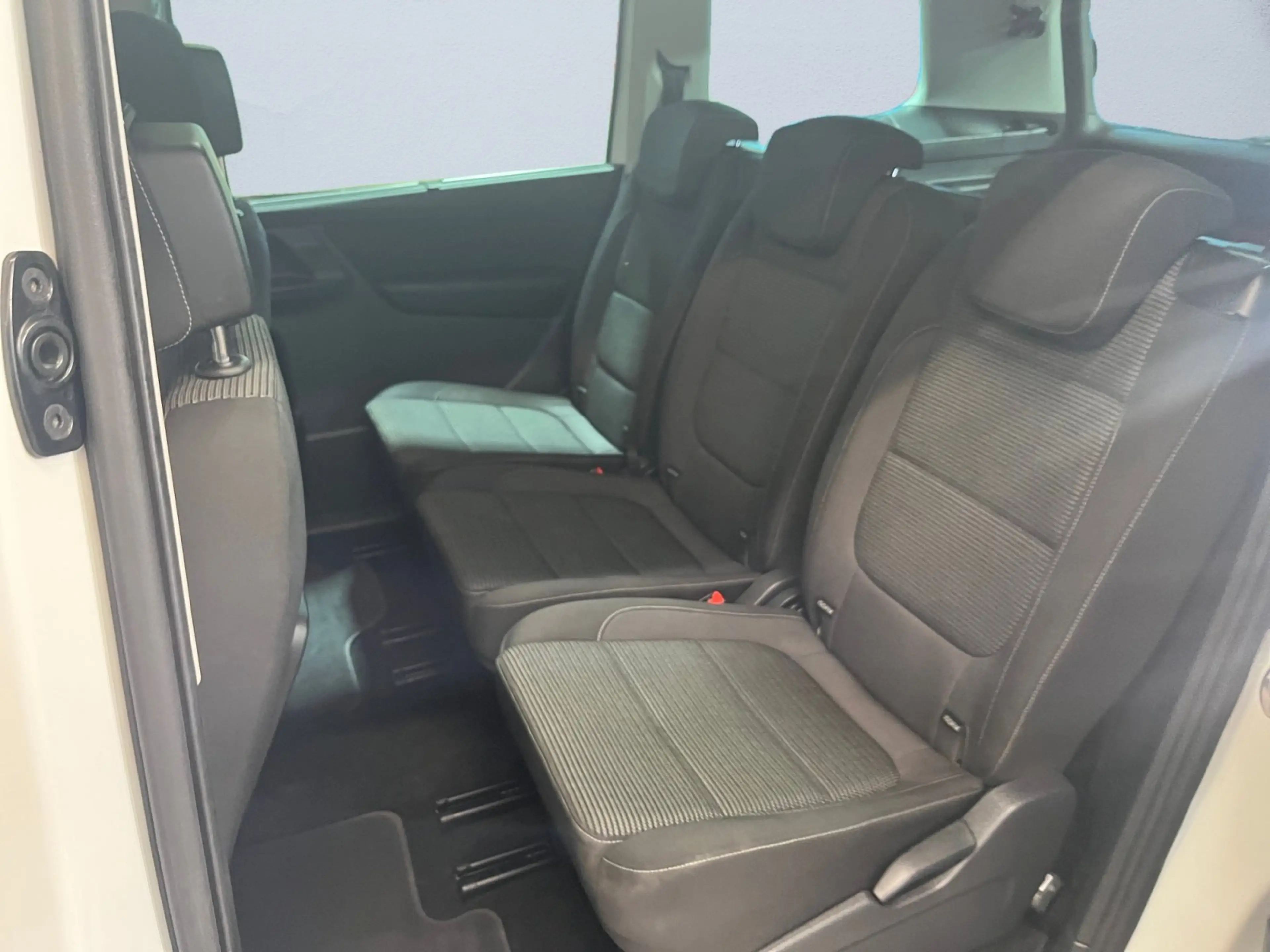 Volkswagen Sharan 2.0 TDI BMT Comfortline ACC AHK Navi Pano — photo 7