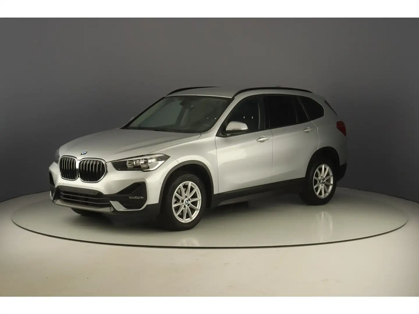 BMW X1 sDrive18iA 136pk Advantage Business Plateado - 1