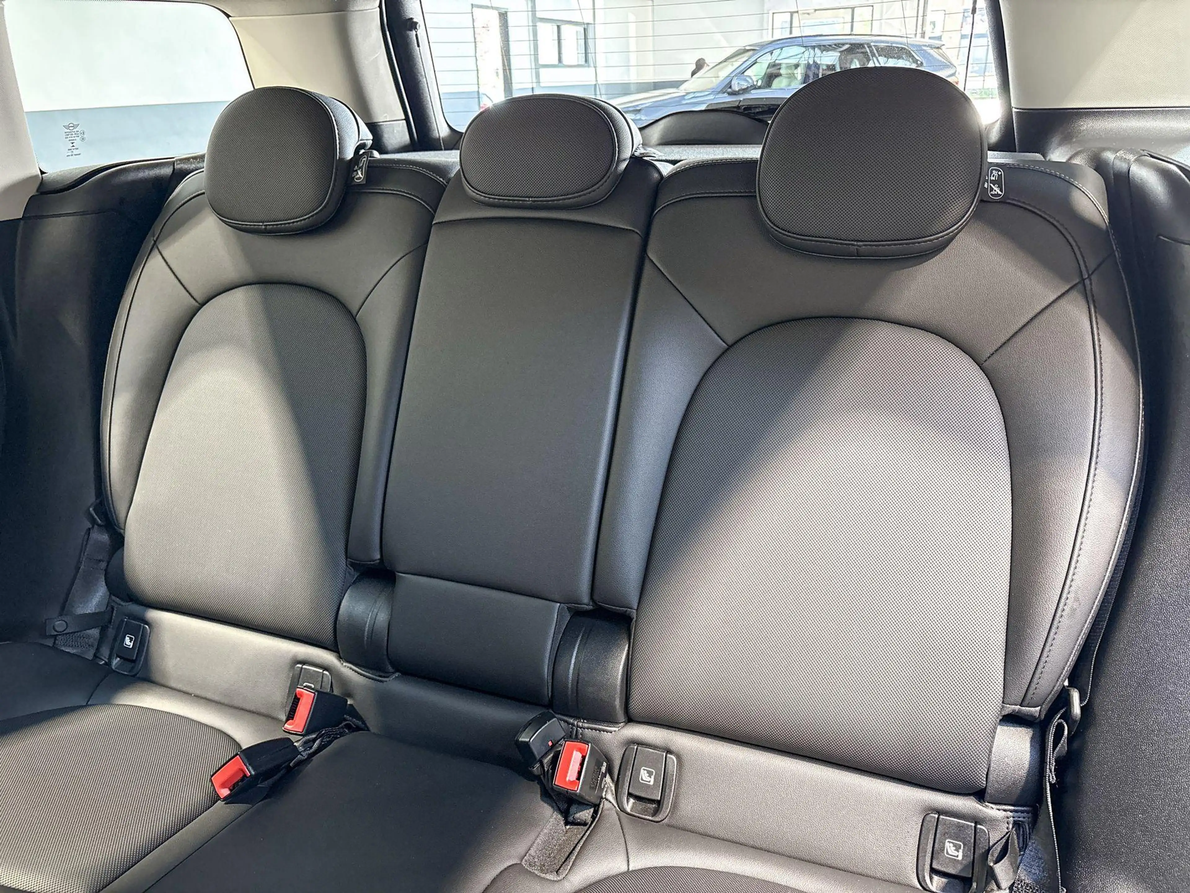 MINI Cooper SE Countryman ALL4 Classic — photo 14