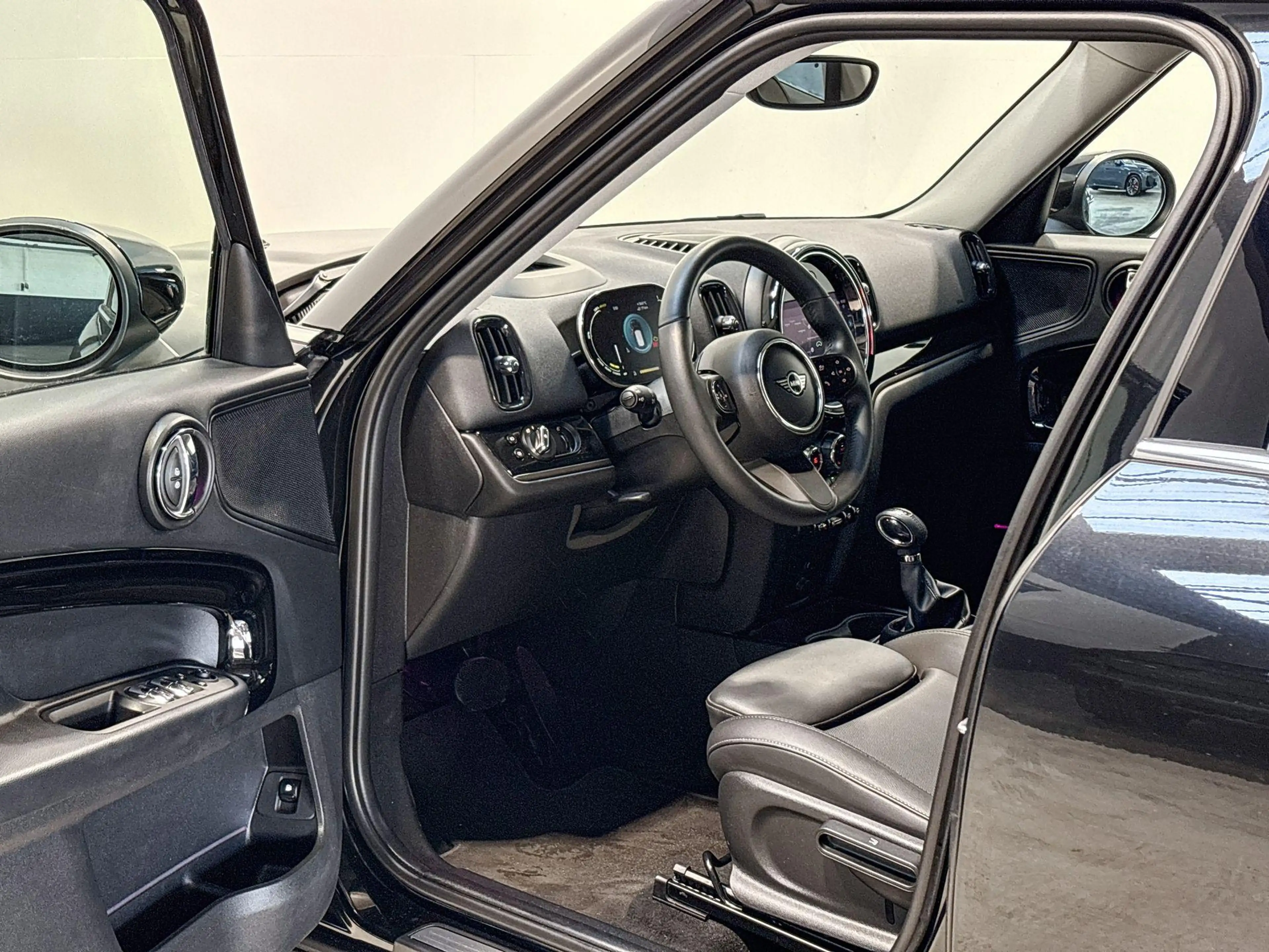 MINI Cooper SE Countryman ALL4 Classic — photo 11