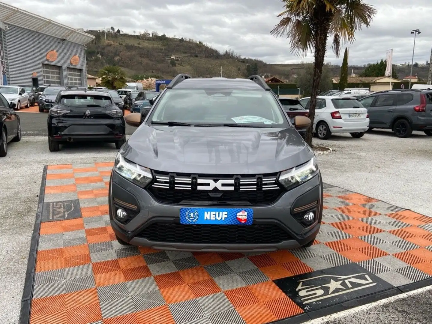 Dacia Jogger HYBRID 140 SL EXTREME 7PL SC Gris - 2