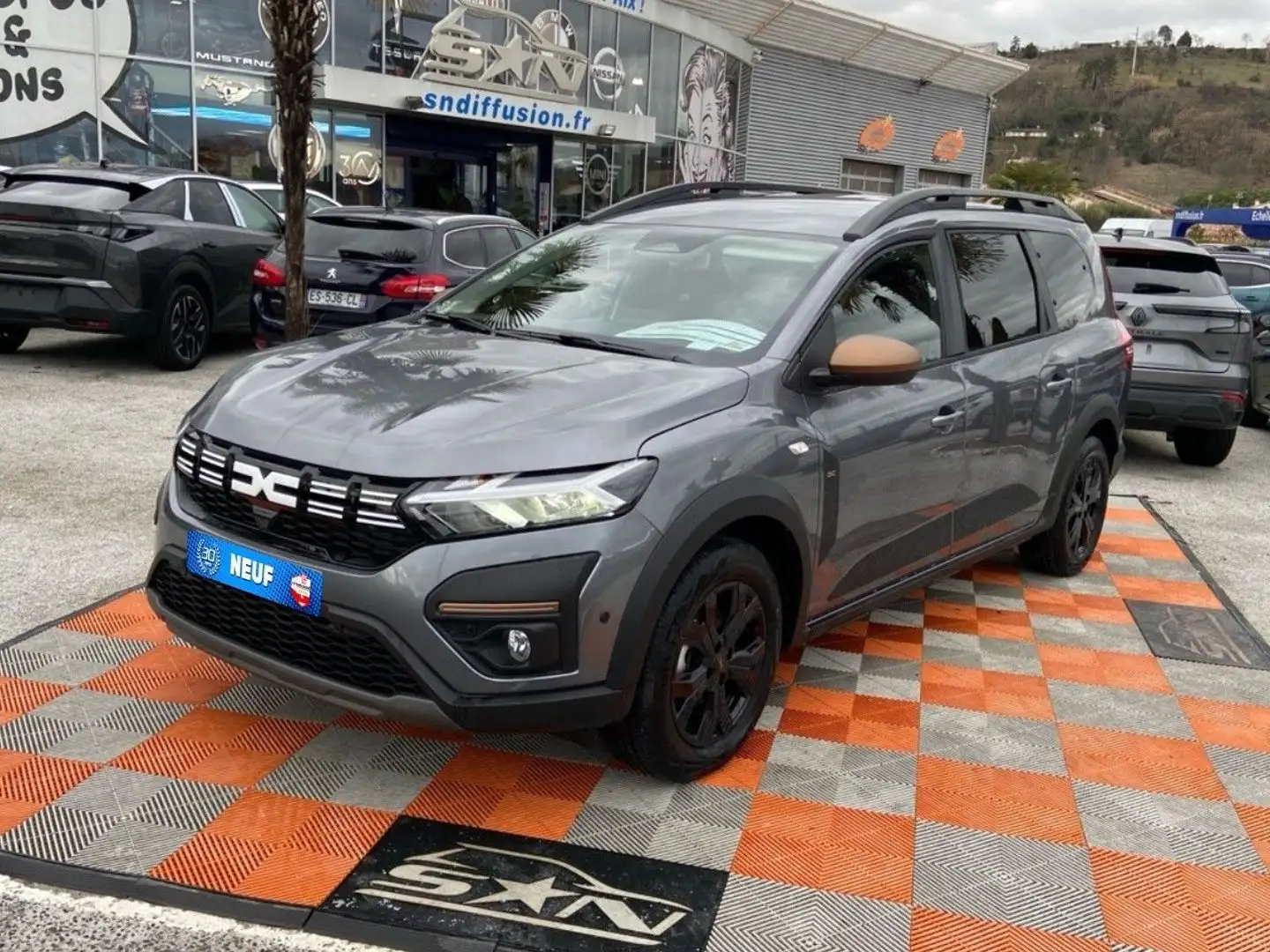 Dacia Jogger HYBRID 140 SL EXTREME 7PL SC Gris - 1