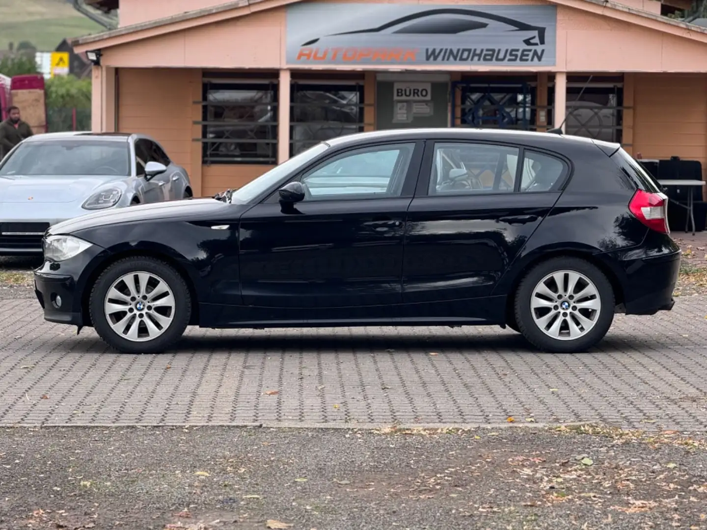 BMW 116 i *KLIMA *PDC Schwarz - 2