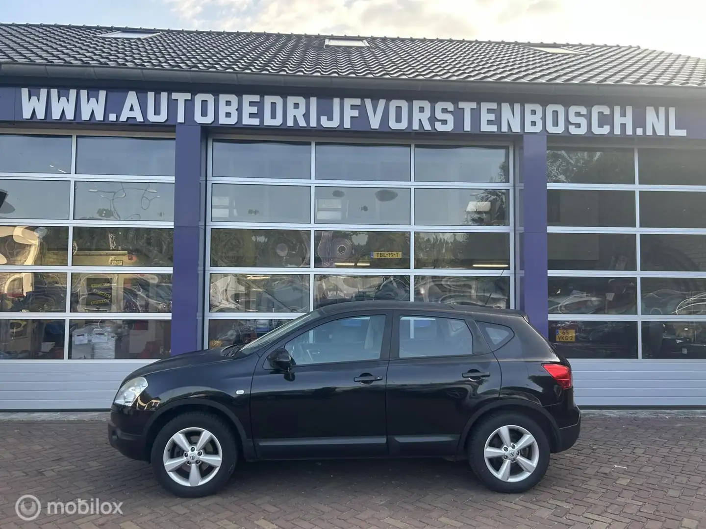 Nissan Qashqai 2.0 Acenta Pack * AIRCO * TREKHAAK * Zwart - 2