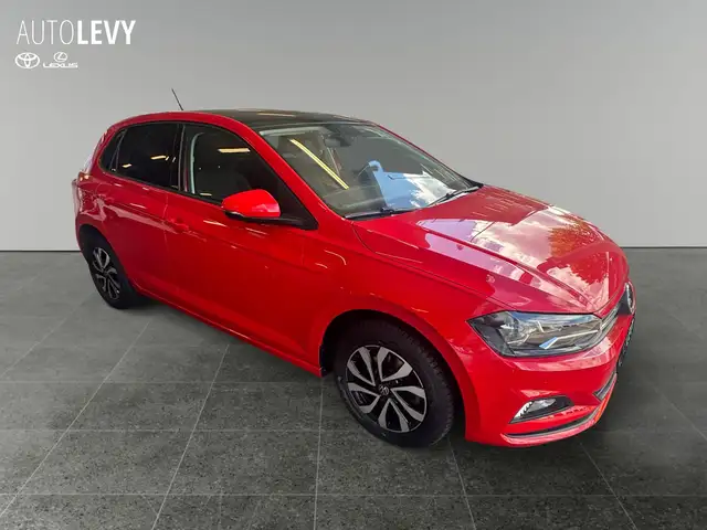 Volkswagen Polo view 4