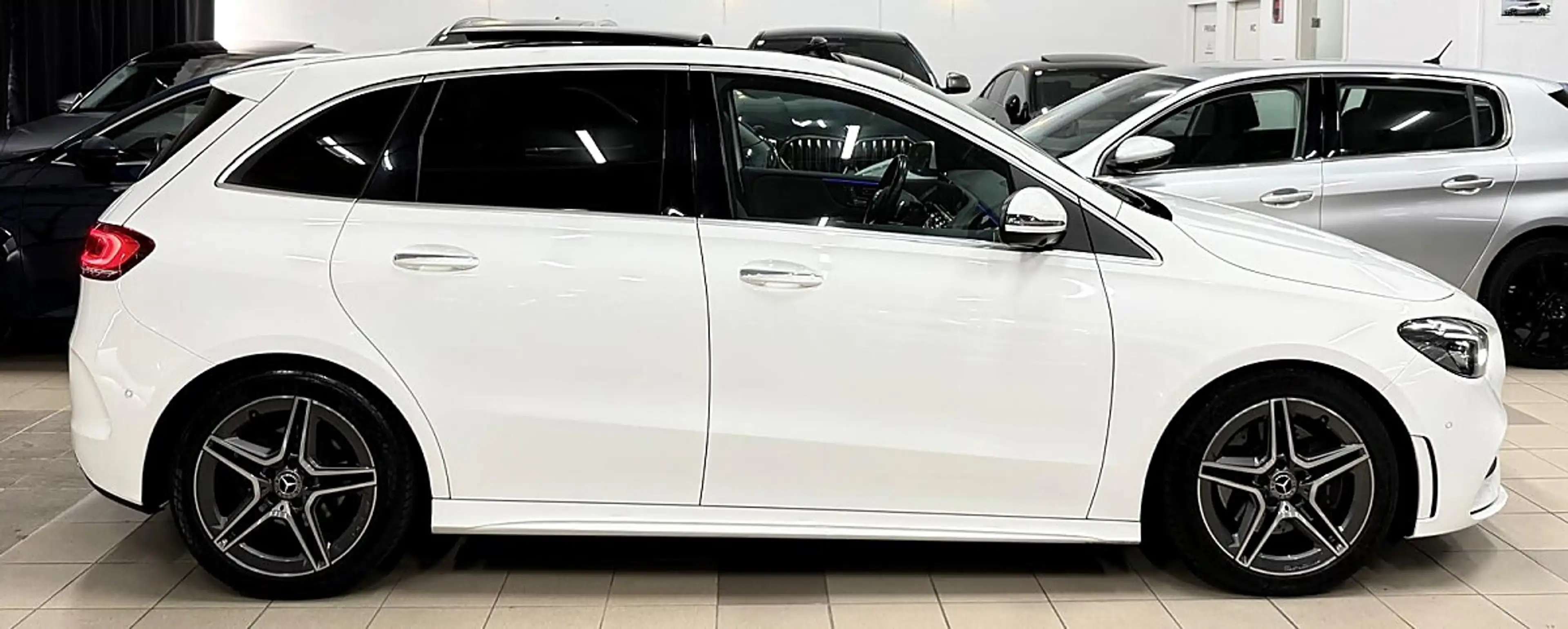 Mercedes-Benz B 220 AMG Line 4Matic — photo 7
