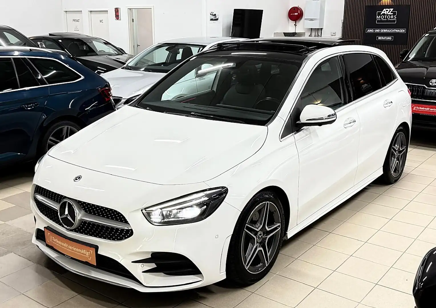 Mercedes-Benz B 220 AMG Line 4Matic Weiß - 1
