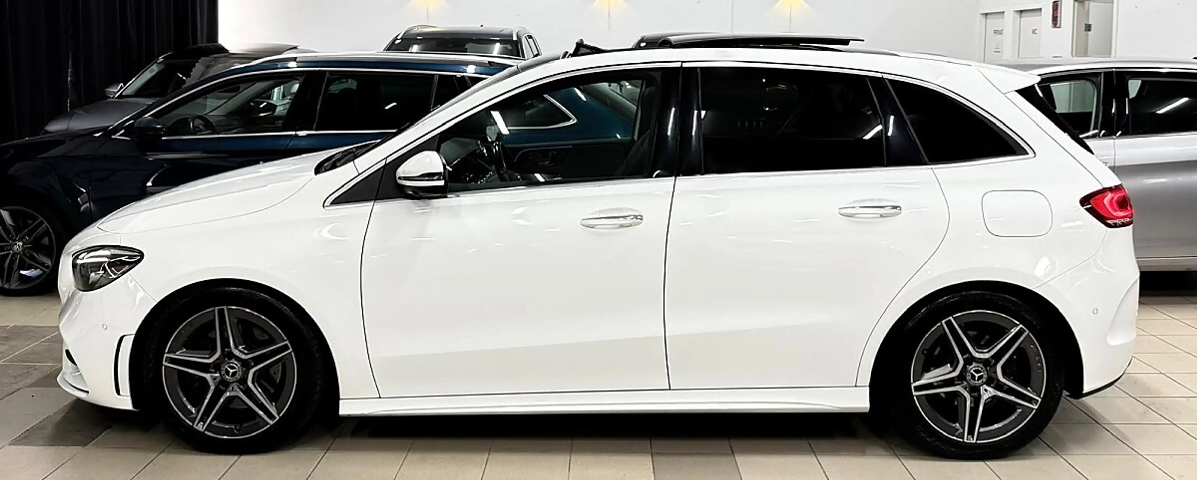 Mercedes-Benz B 220 AMG Line 4Matic — photo 8