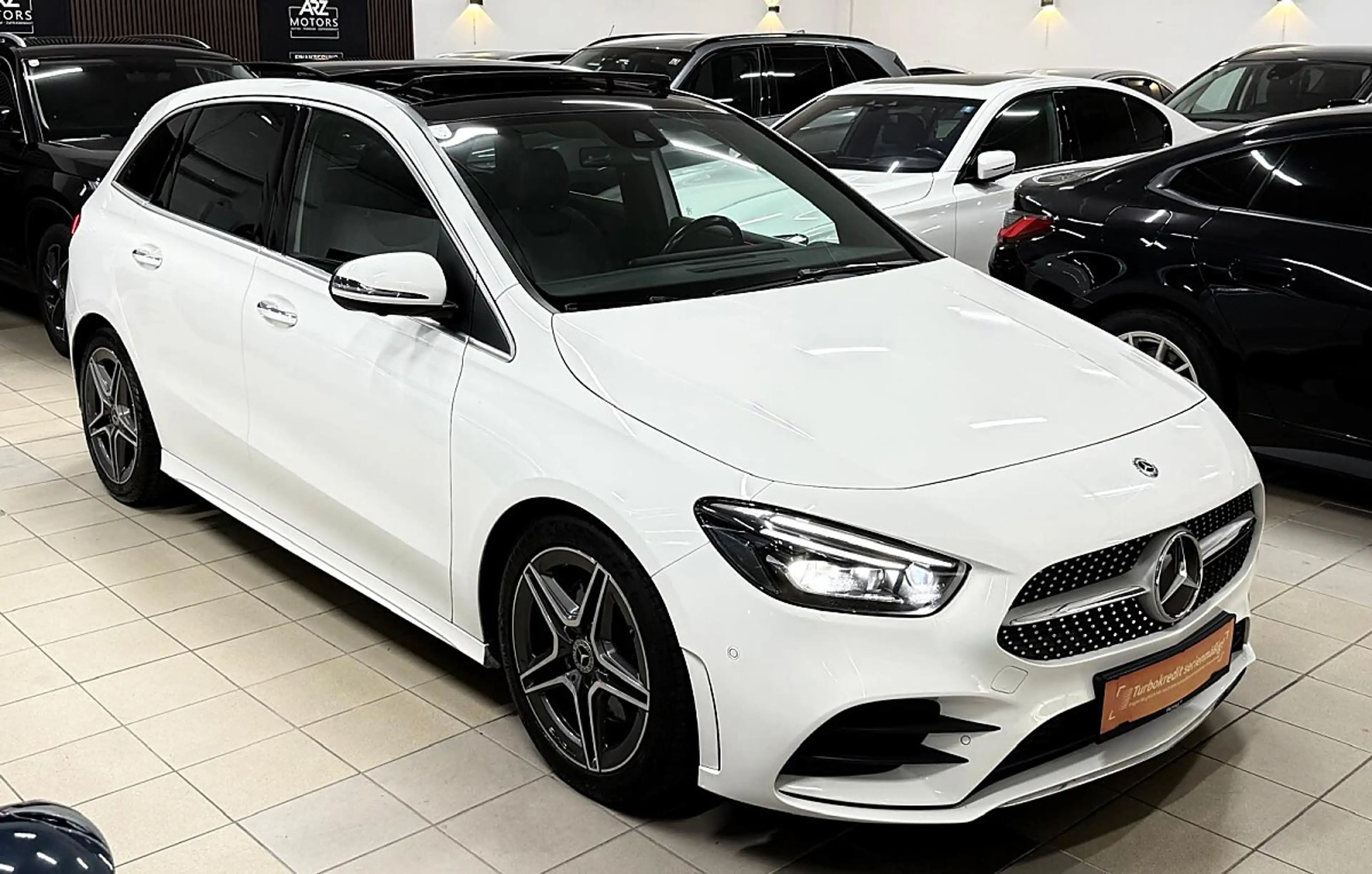 Mercedes-Benz B 220 AMG Line 4Matic — photo 2