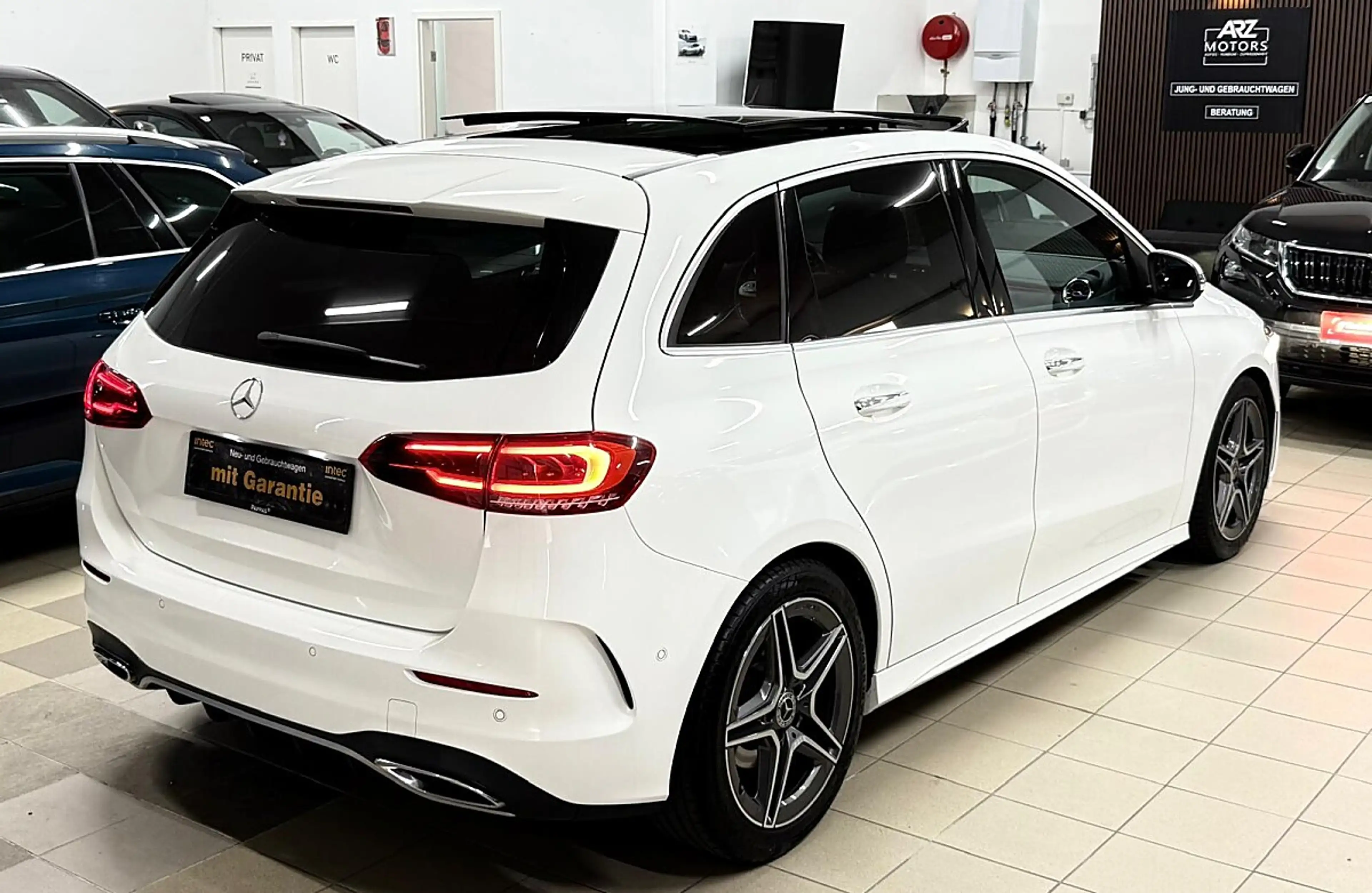 Mercedes-Benz B 220 AMG Line 4Matic — photo 3