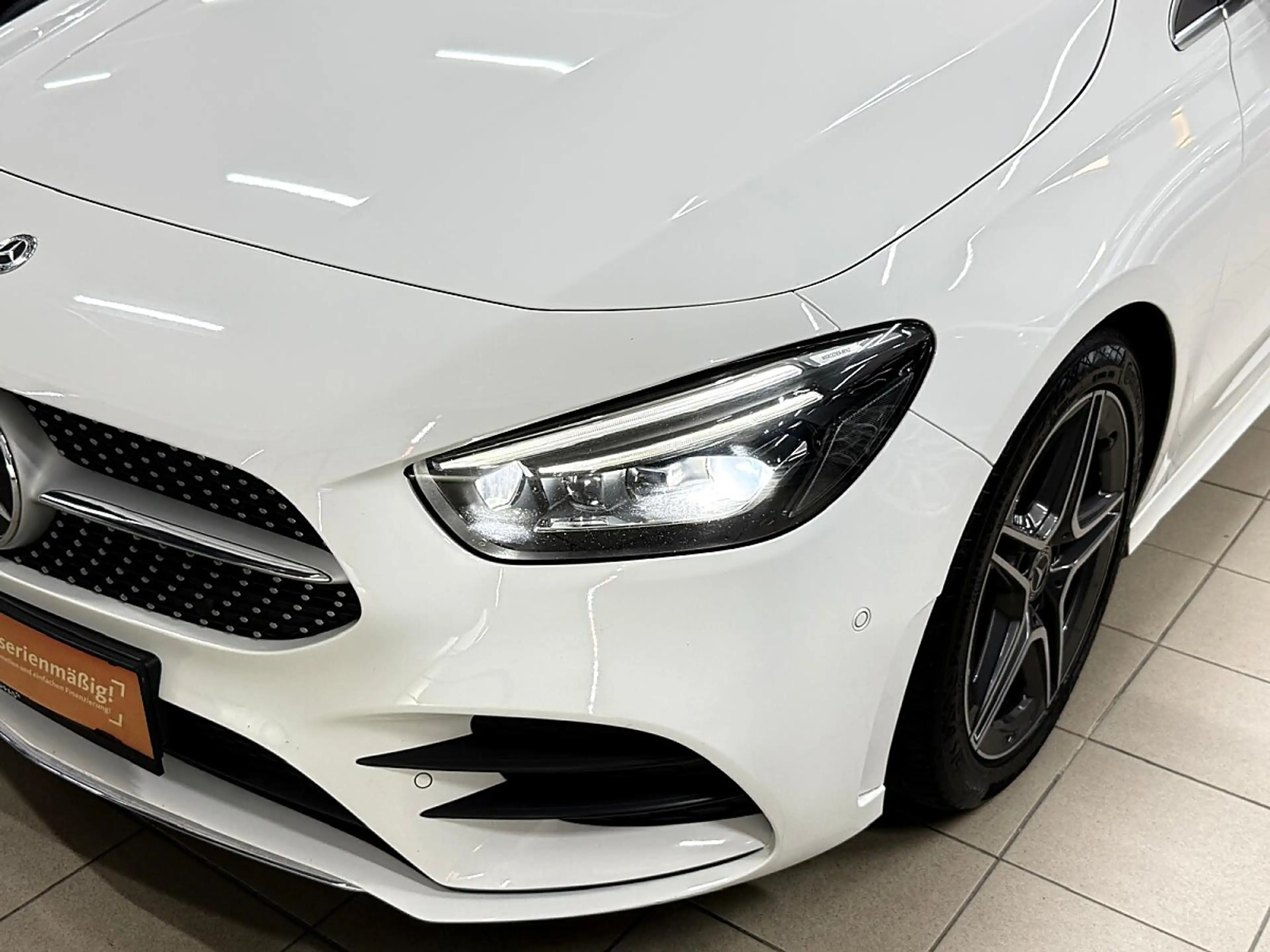 Mercedes-Benz B 220 AMG Line 4Matic — photo 10