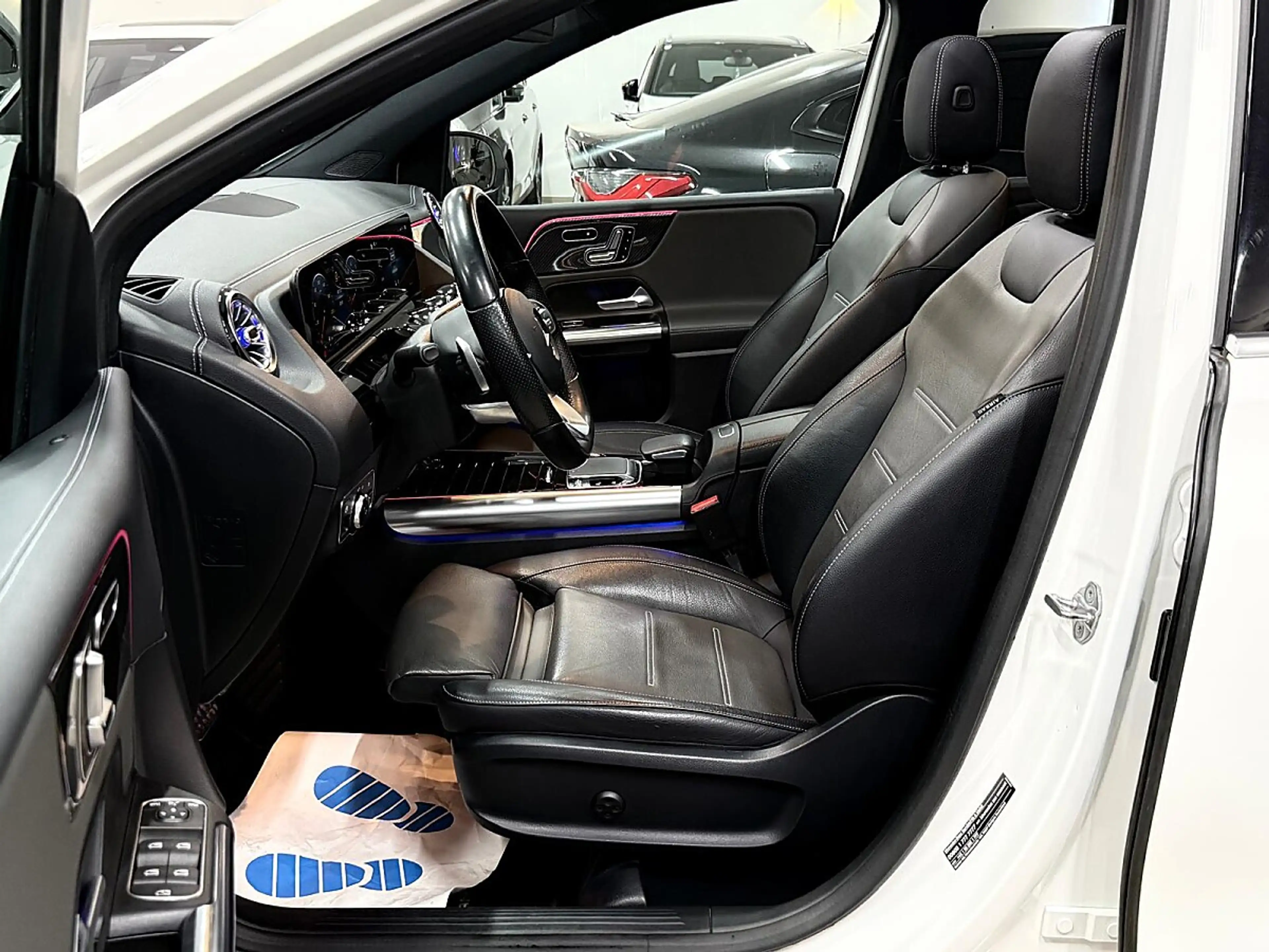 Mercedes-Benz B 220 AMG Line 4Matic — photo 15