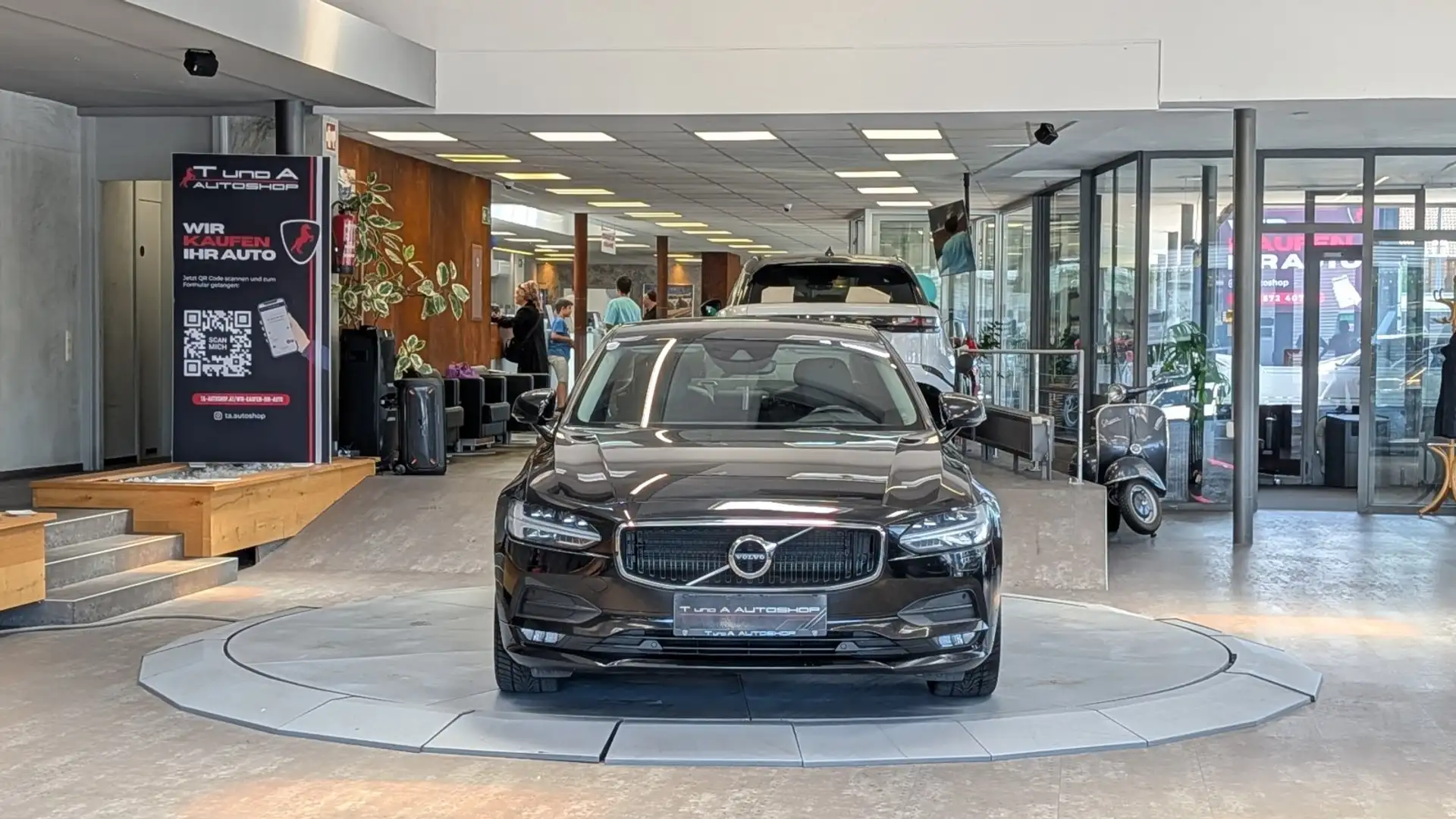 Volvo S90 D4 Momentum PRO Geartronic *Kamera*Navi*FULL-LED* Schwarz - 2