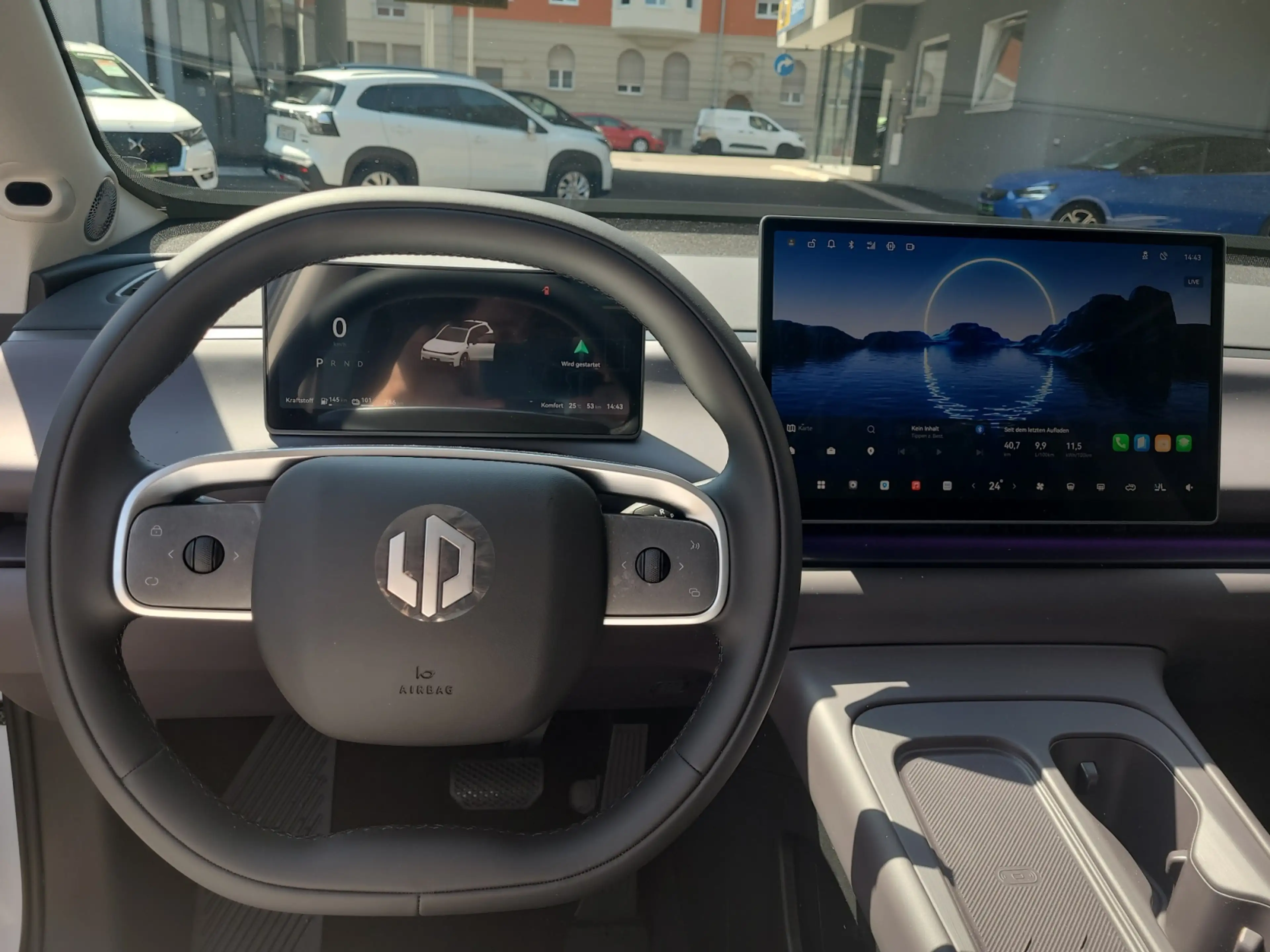 Leapmotor C10 1.5 28 W REEV Design ACC+LED+Navi+Pano+SD+LM — photo 15