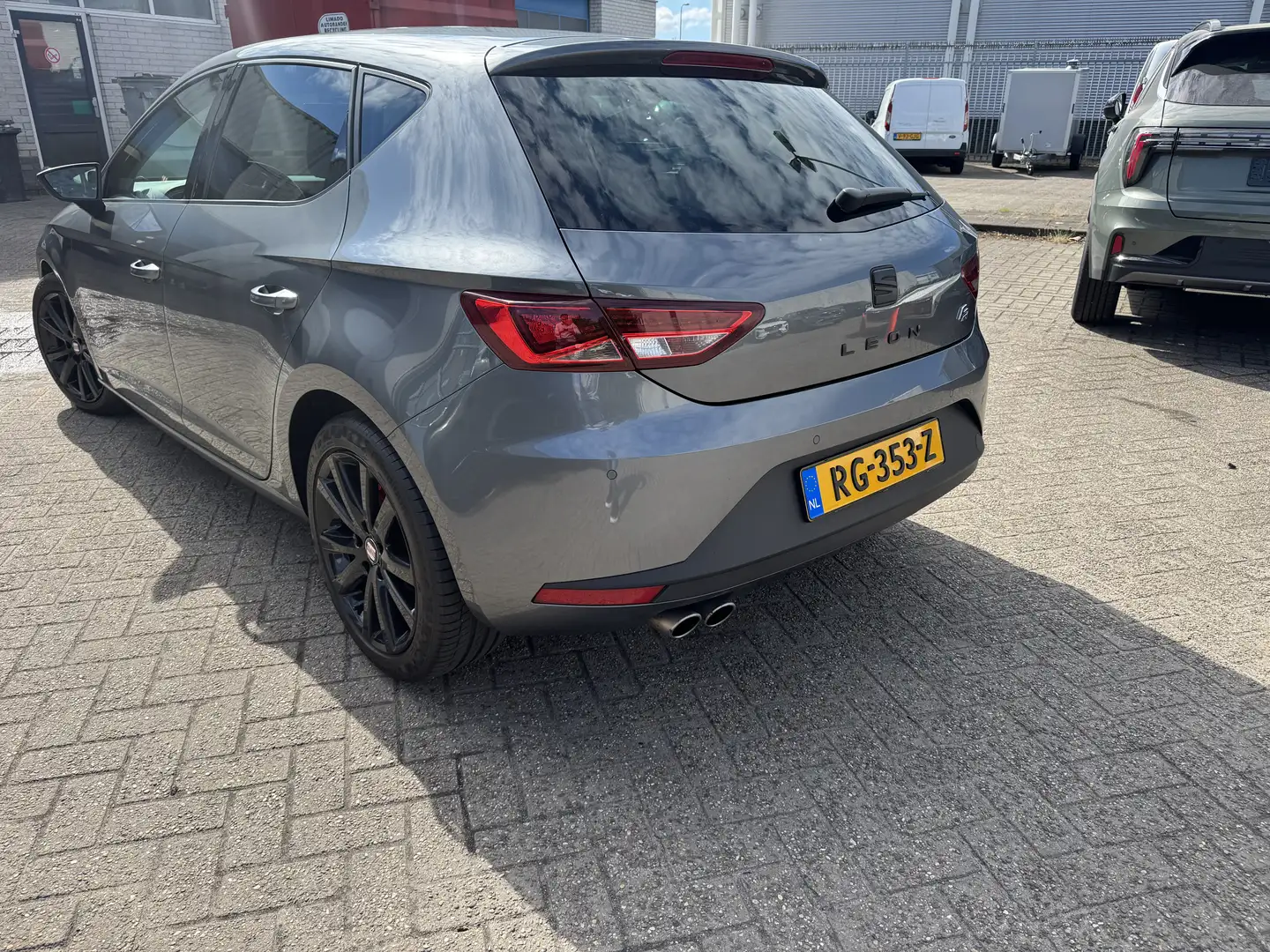 SEAT Leon Leon 1.4 TSI FR met Apple Carplay! Grijs - 2