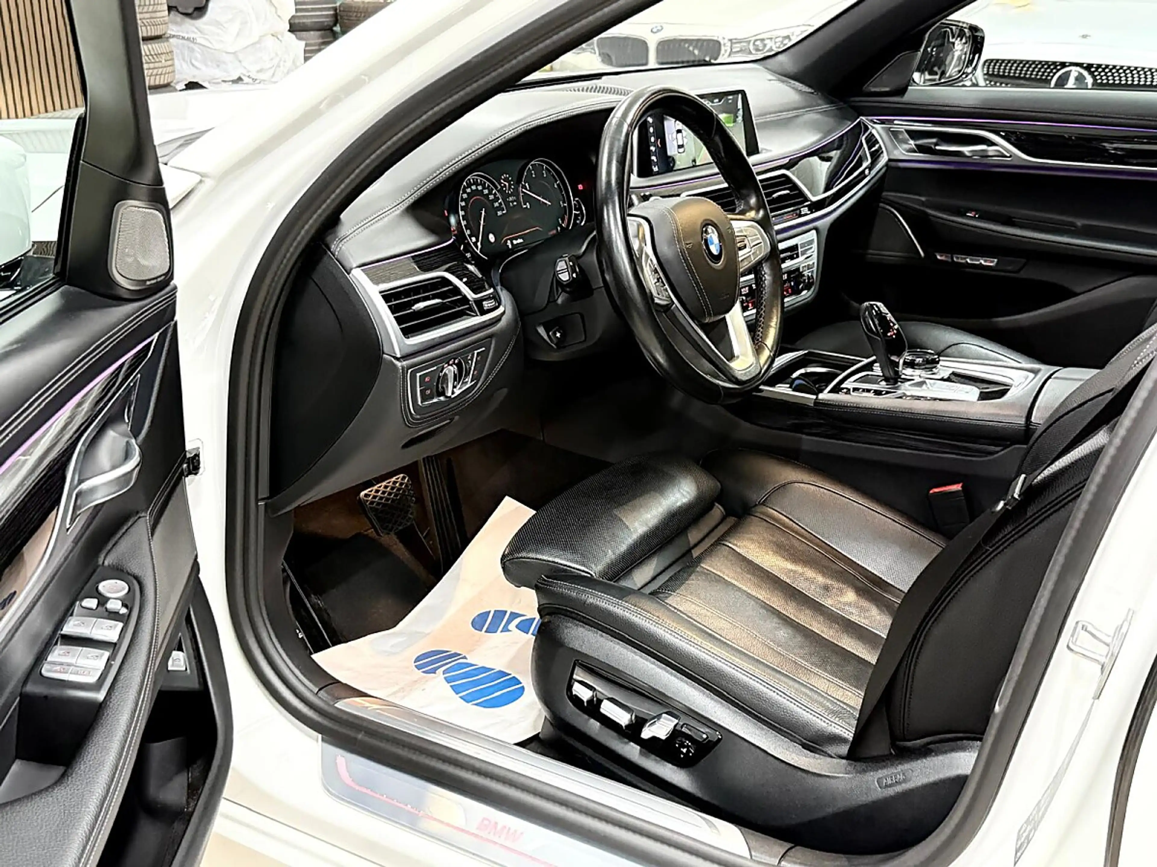 BMW 730 d xDrive Österreich-Paket Aut. — photo 12