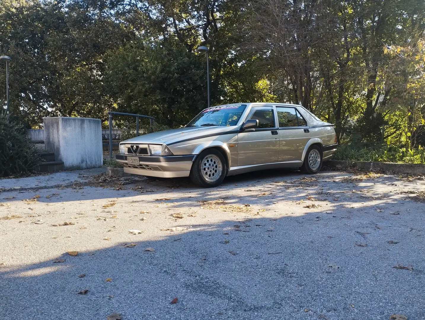 Alfa Romeo 75 75 2.0i ts Argent - 1
