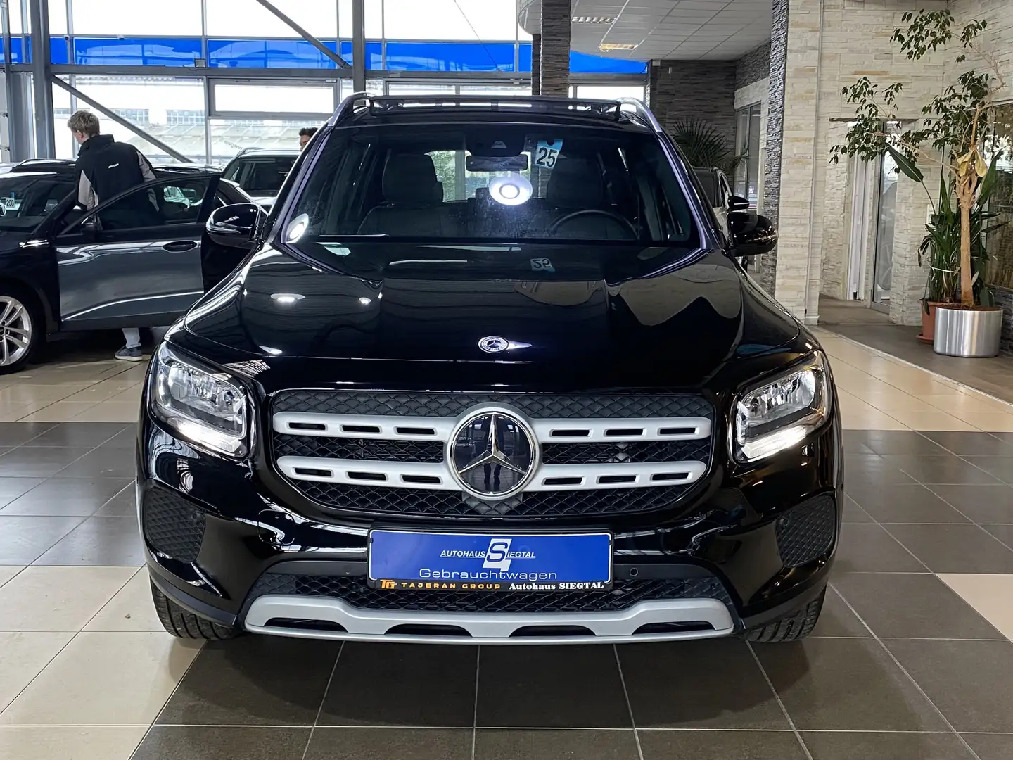 Mercedes-Benz GLB 180 Business Pano. Navi SHZ DAB MBUX Leder Schwarz - 2