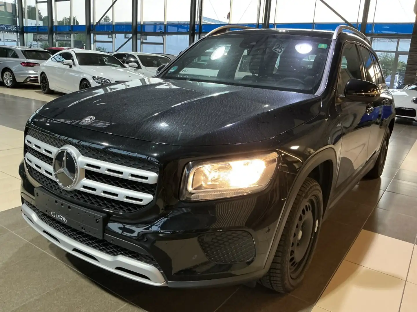 Mercedes-Benz GLB 180 Business Pano. Navi SHZ DAB MBUX Leder Černá - 1