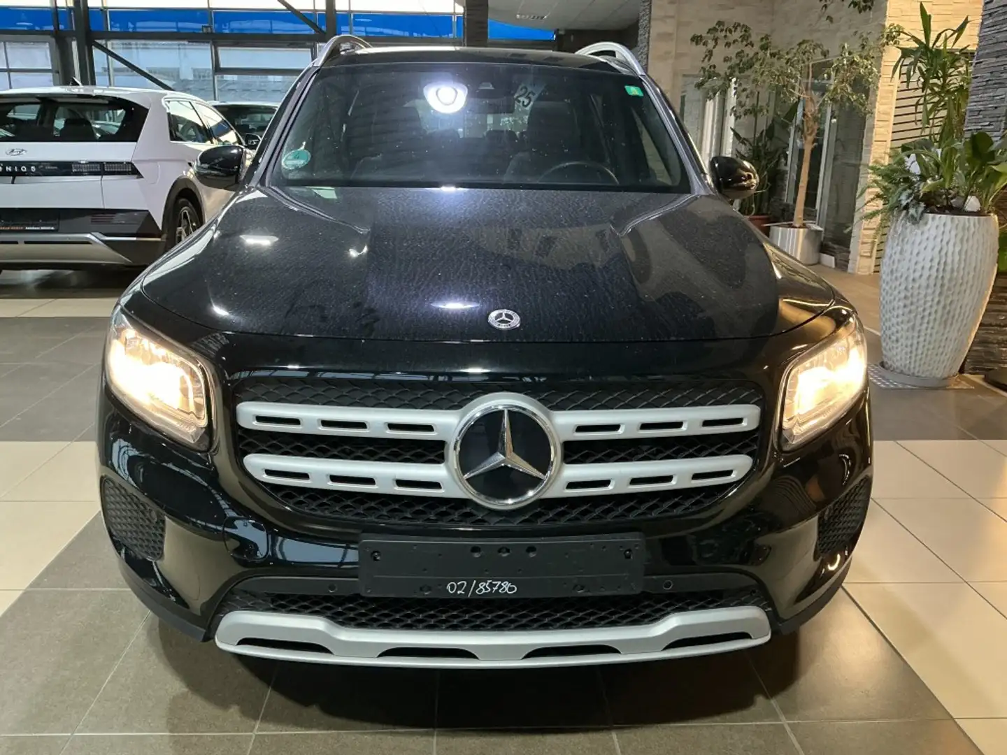 Mercedes-Benz GLB 180 Business Pano. Navi SHZ DAB MBUX Leder Černá - 2