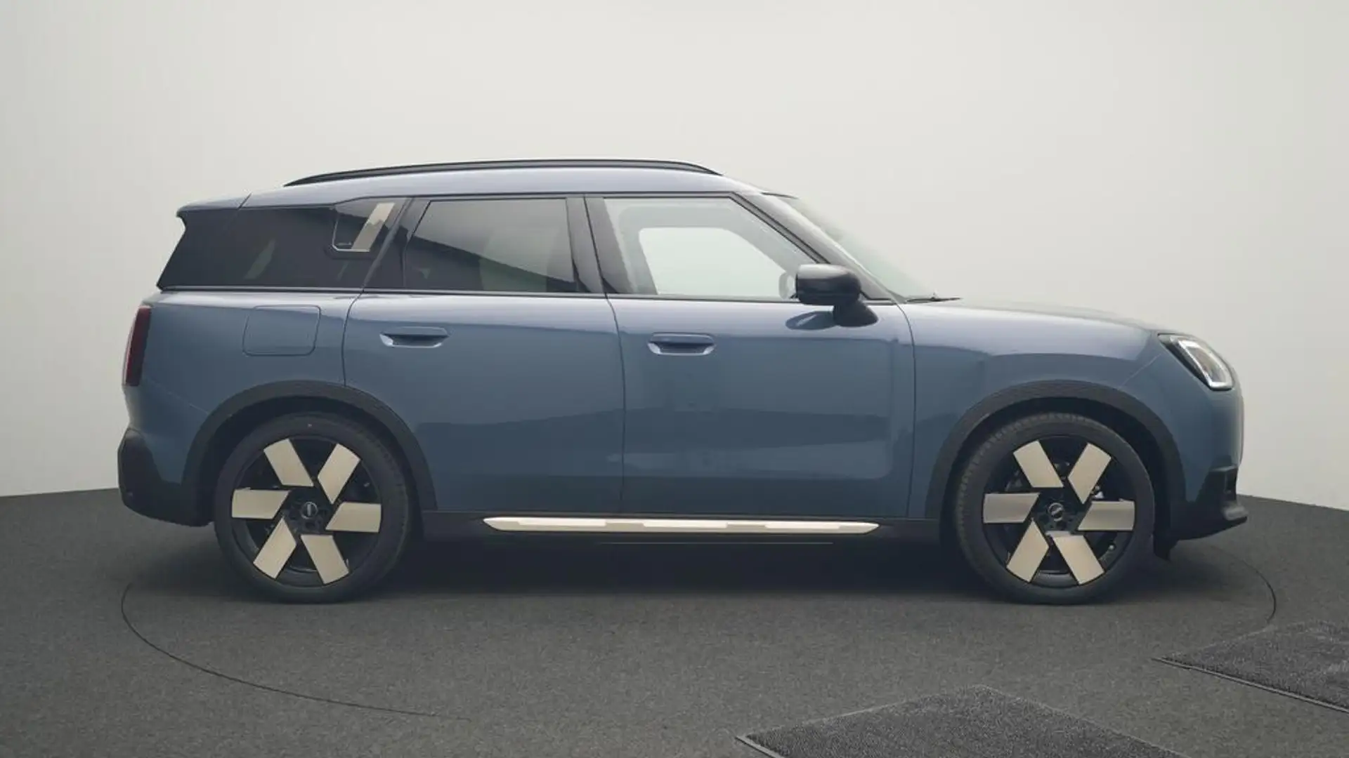 MINI Countryman SE All4 Favoured Trim Blauw - 2