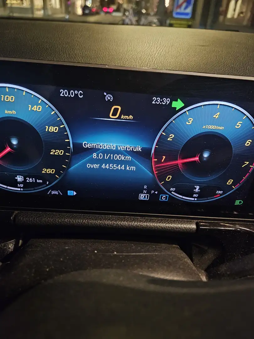 Mercedes-Benz 180 - 1